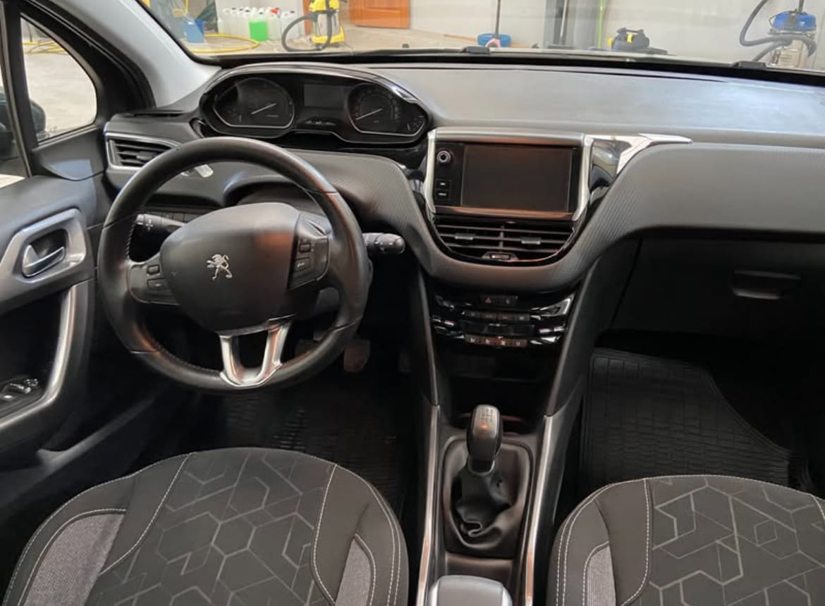 Peugeot 2008 avec GPS