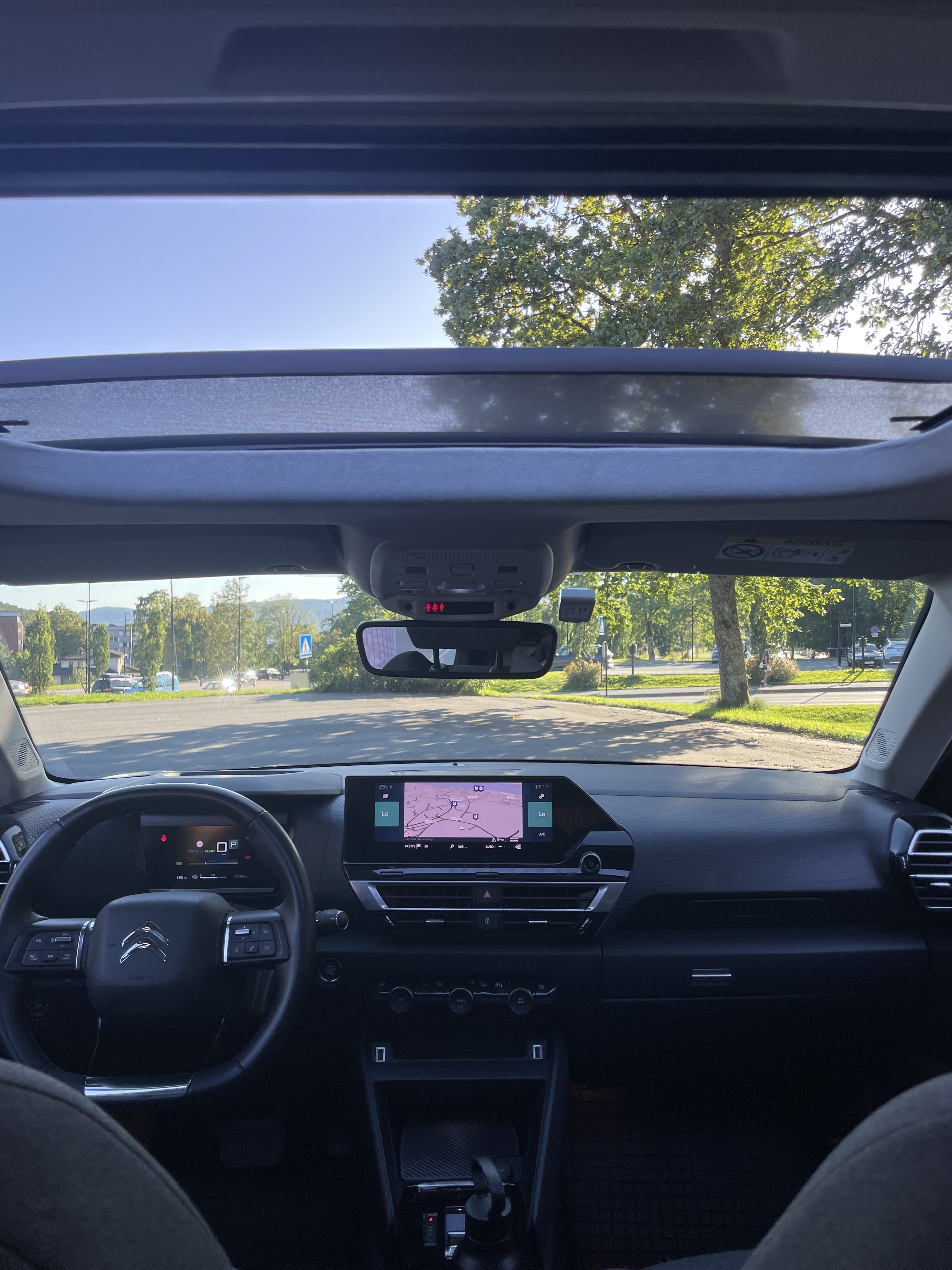 Citroen ë-C4 med Babysete