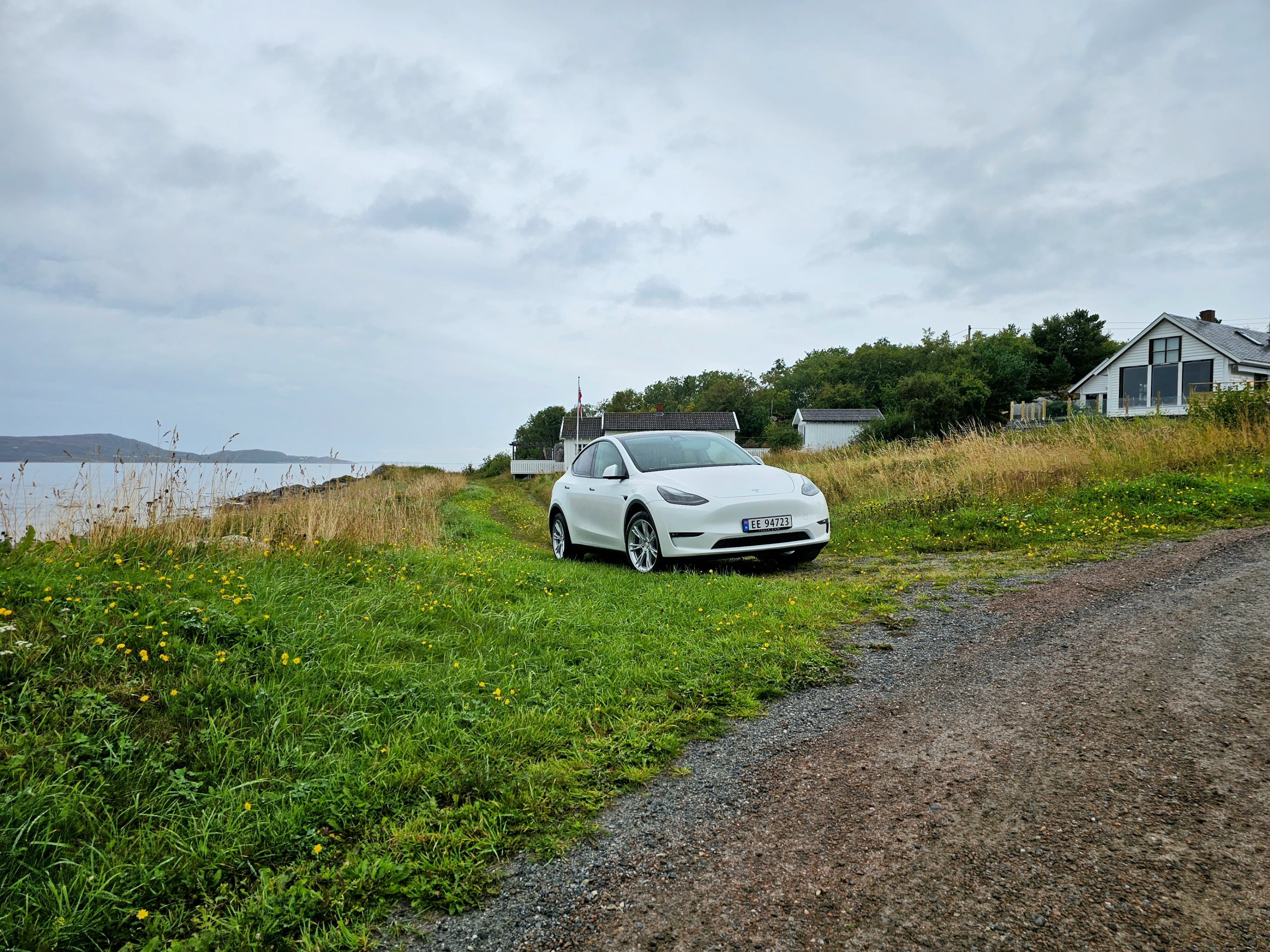 Tesla Model Y Long Range with GPS