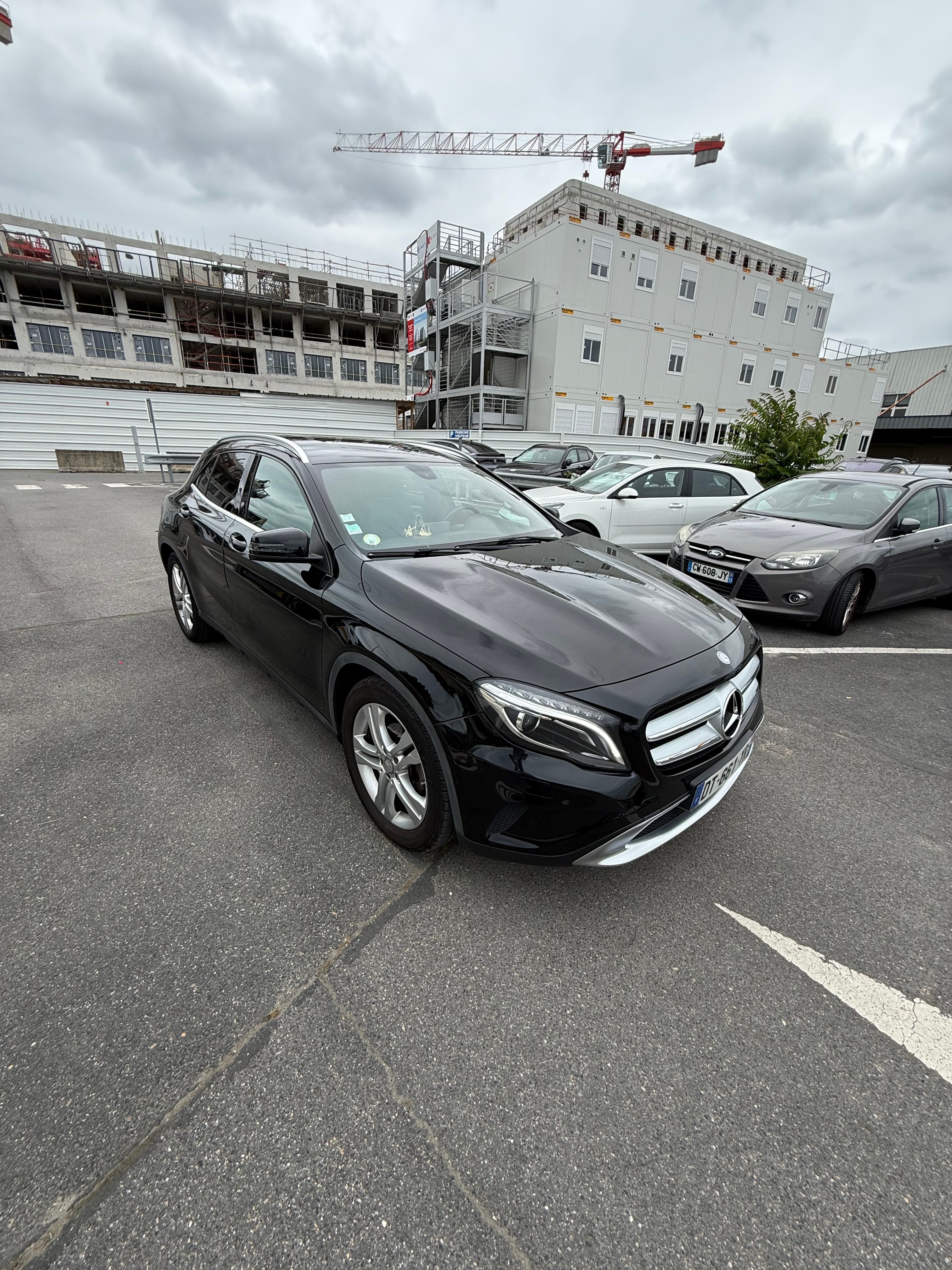Mercedes-Benz GLA 200 avec Dashcam