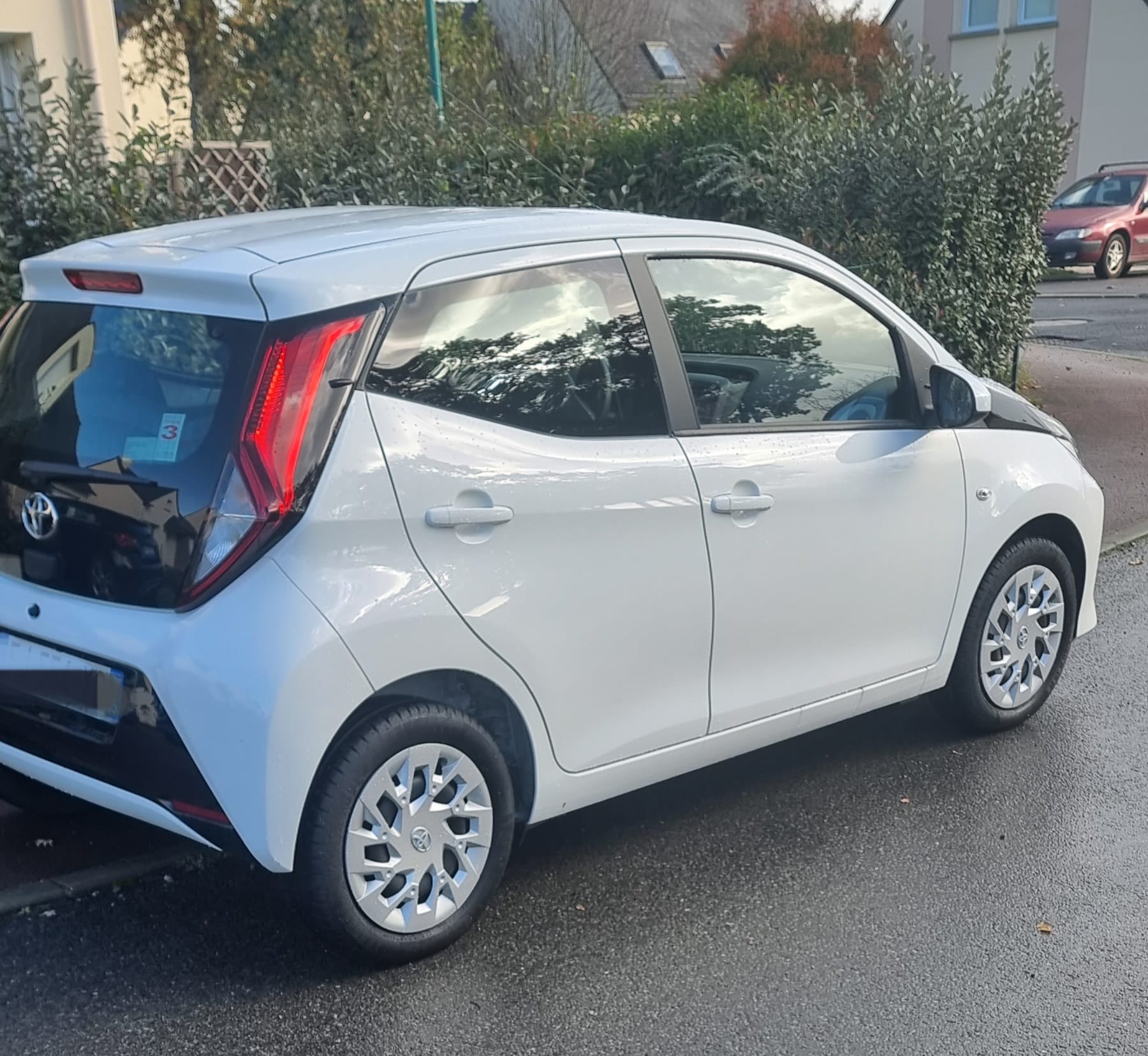 Toyota Aygo II (Start and Stop)  5 portes,Essence E95E10,caméra de recul, système carplay, avec Climatisation