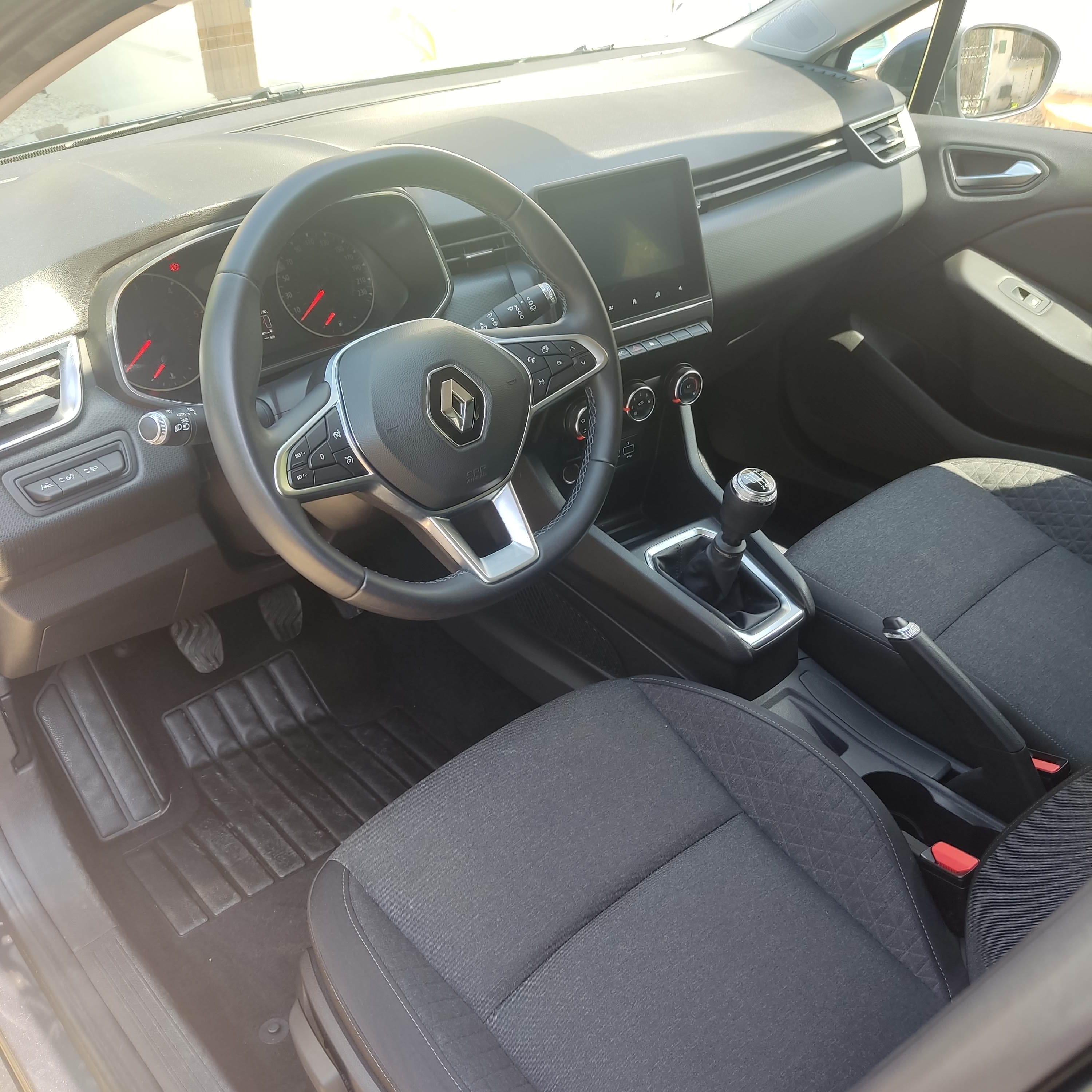 Renault Clio avec Siège bébé