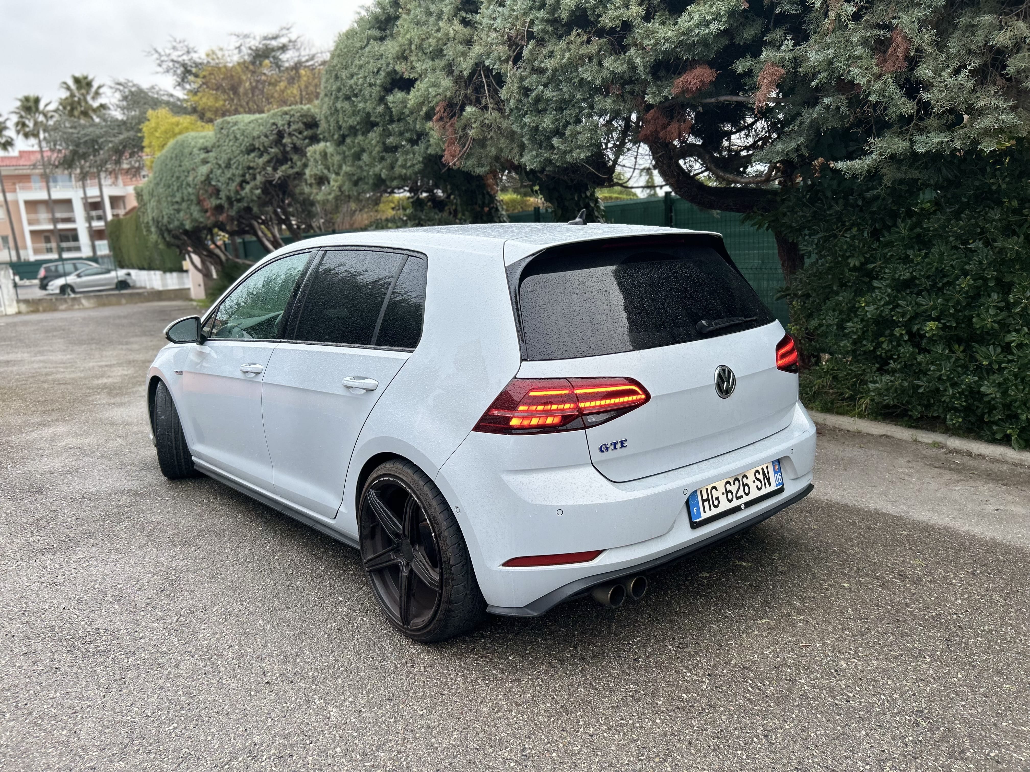 Volkswagen Golf GTE avec GPS