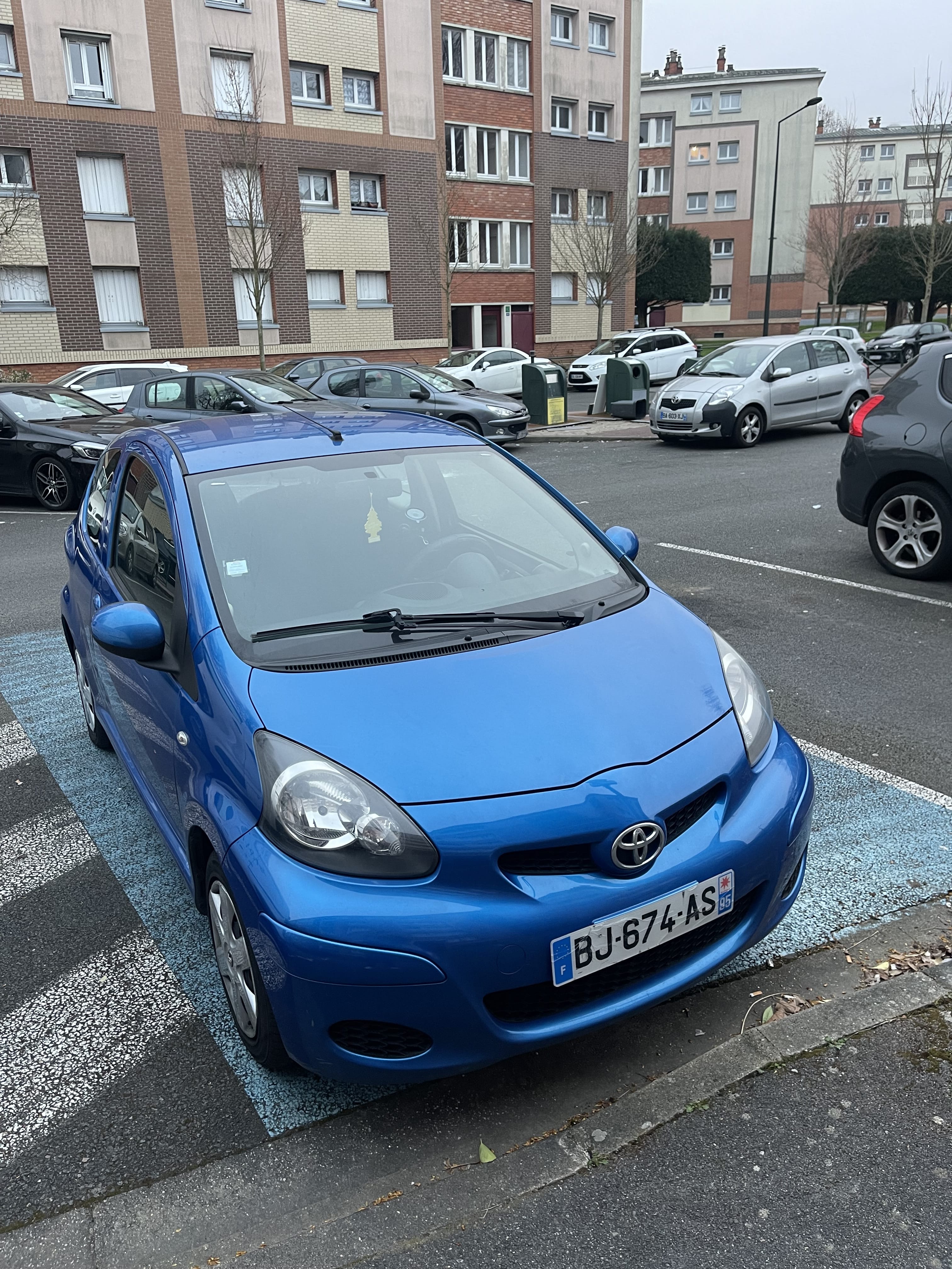 Toyota Aygo, 2011, Essence 95