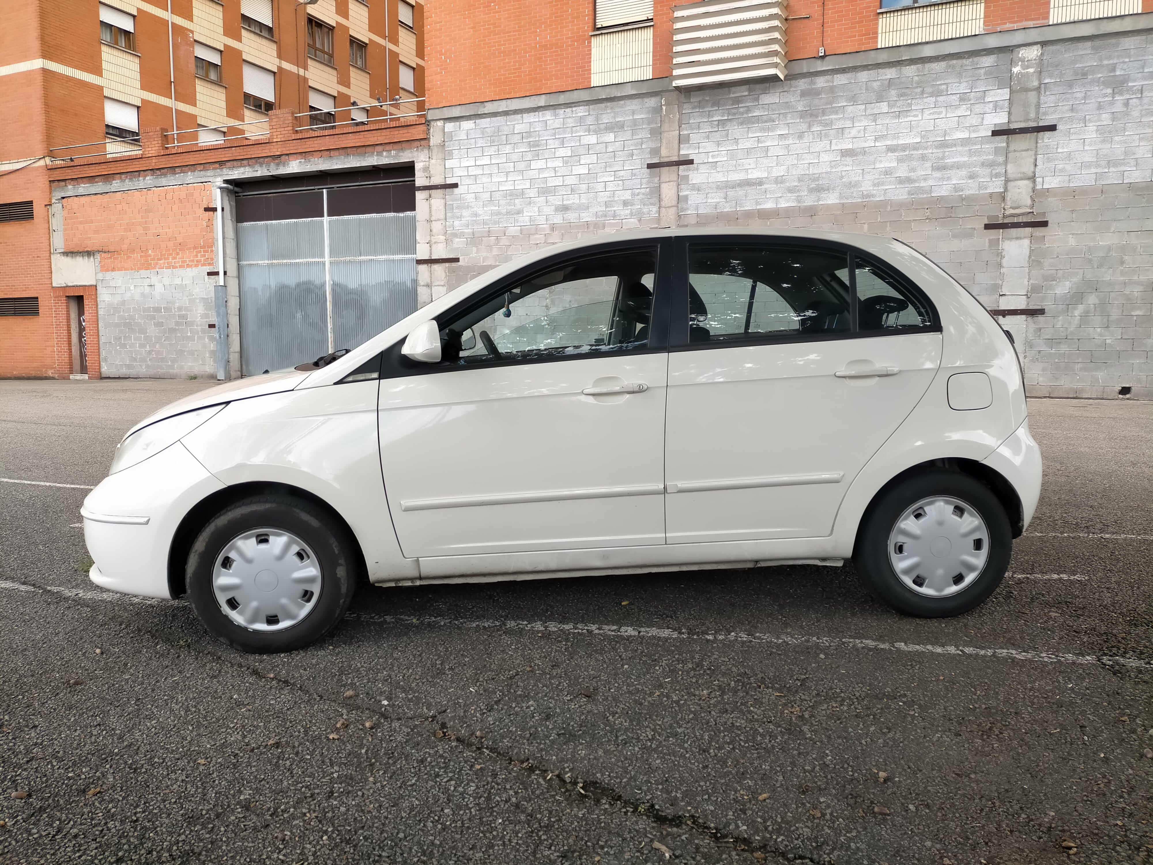 Tata Motors Vista con Aire acondicionado