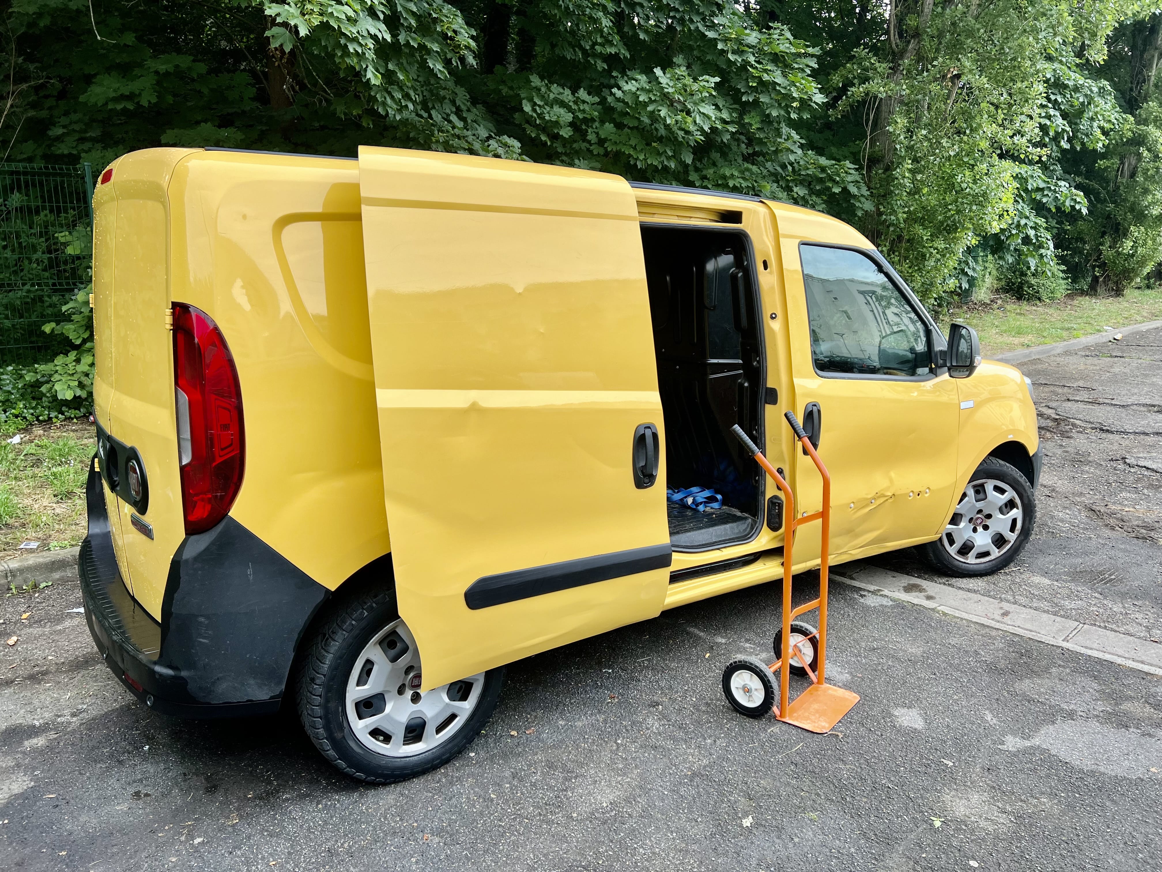 Fiat Doblo Cargo 4,2 m2 avec Audio Bluetooth