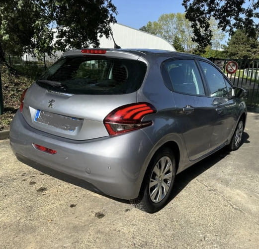 Peugeot 208 avec Climatisation