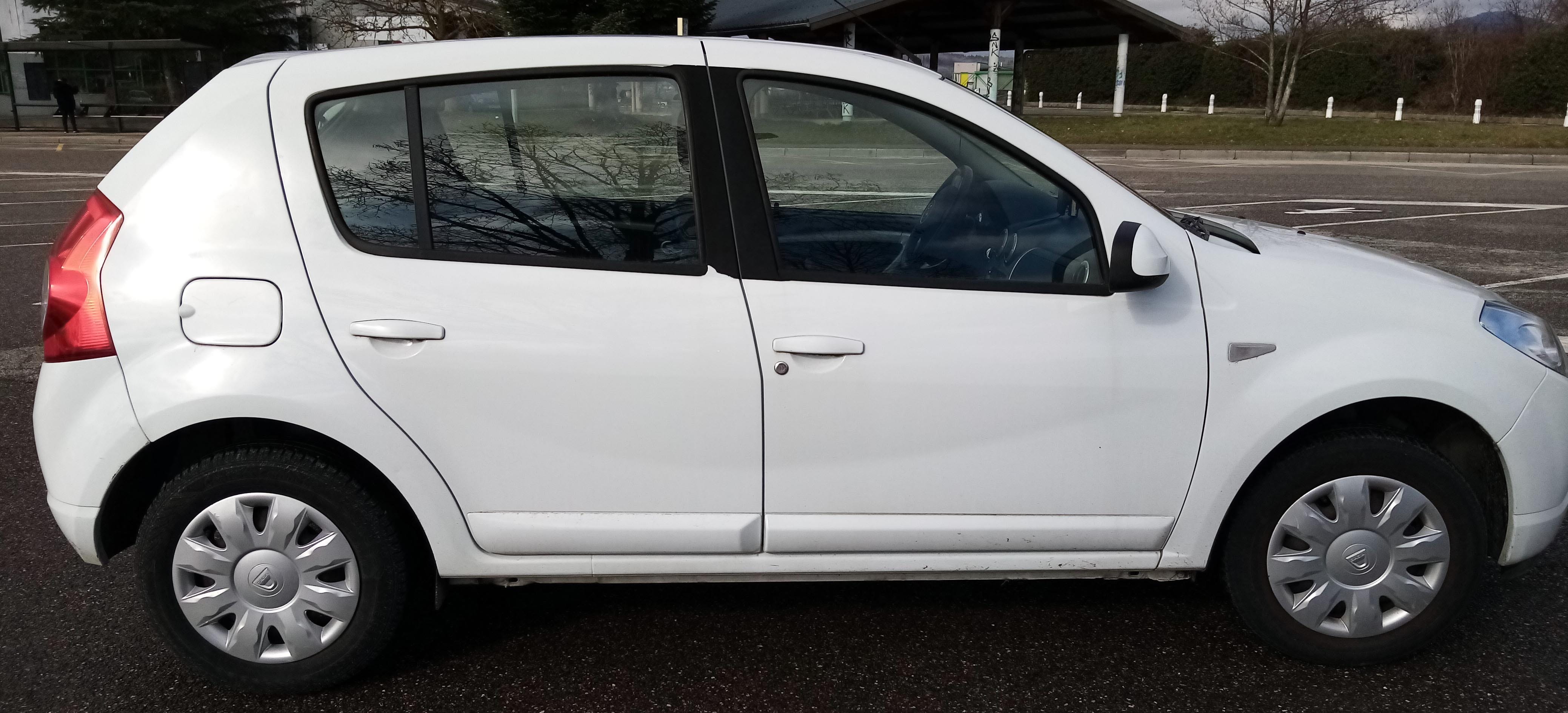 Dacia Sandero Bi carburation avec Porte-skis