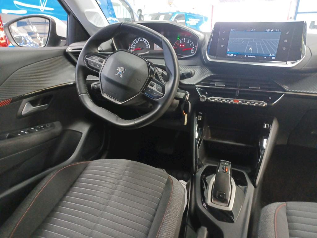 Peugeot 208 avec GPS