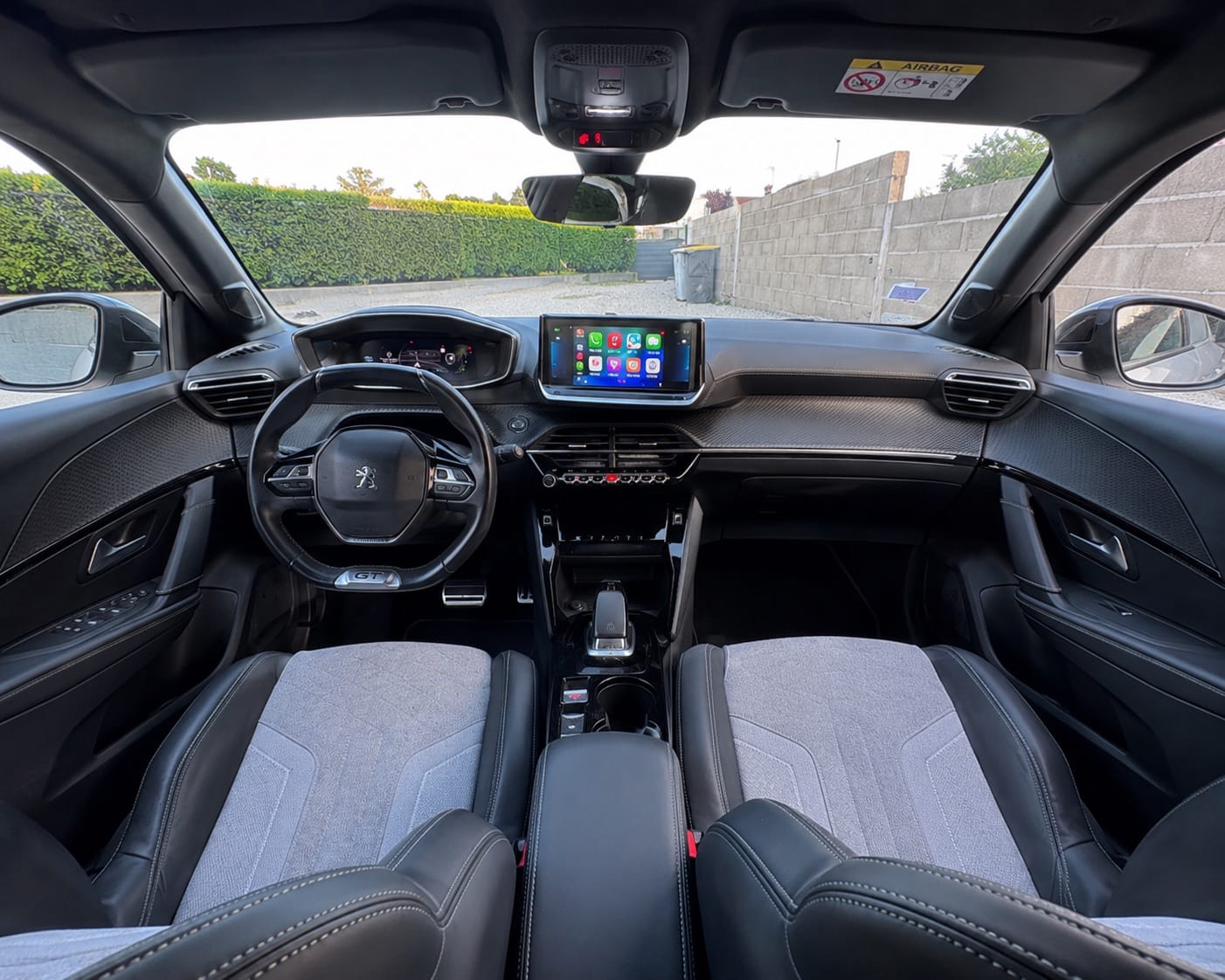 Peugeot 208 GT Line Électrique avec GPS