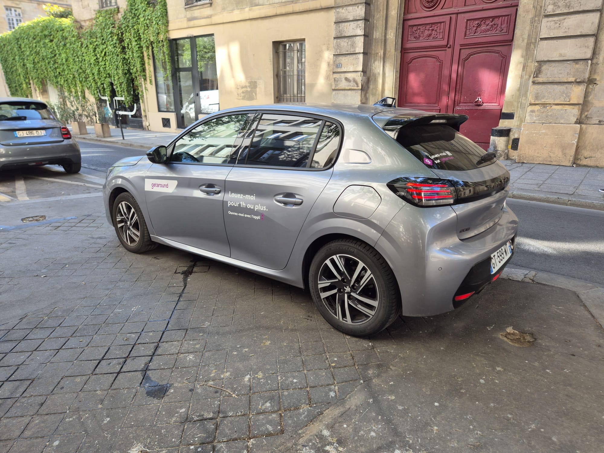 Peugeot 208 avec Siège bébé