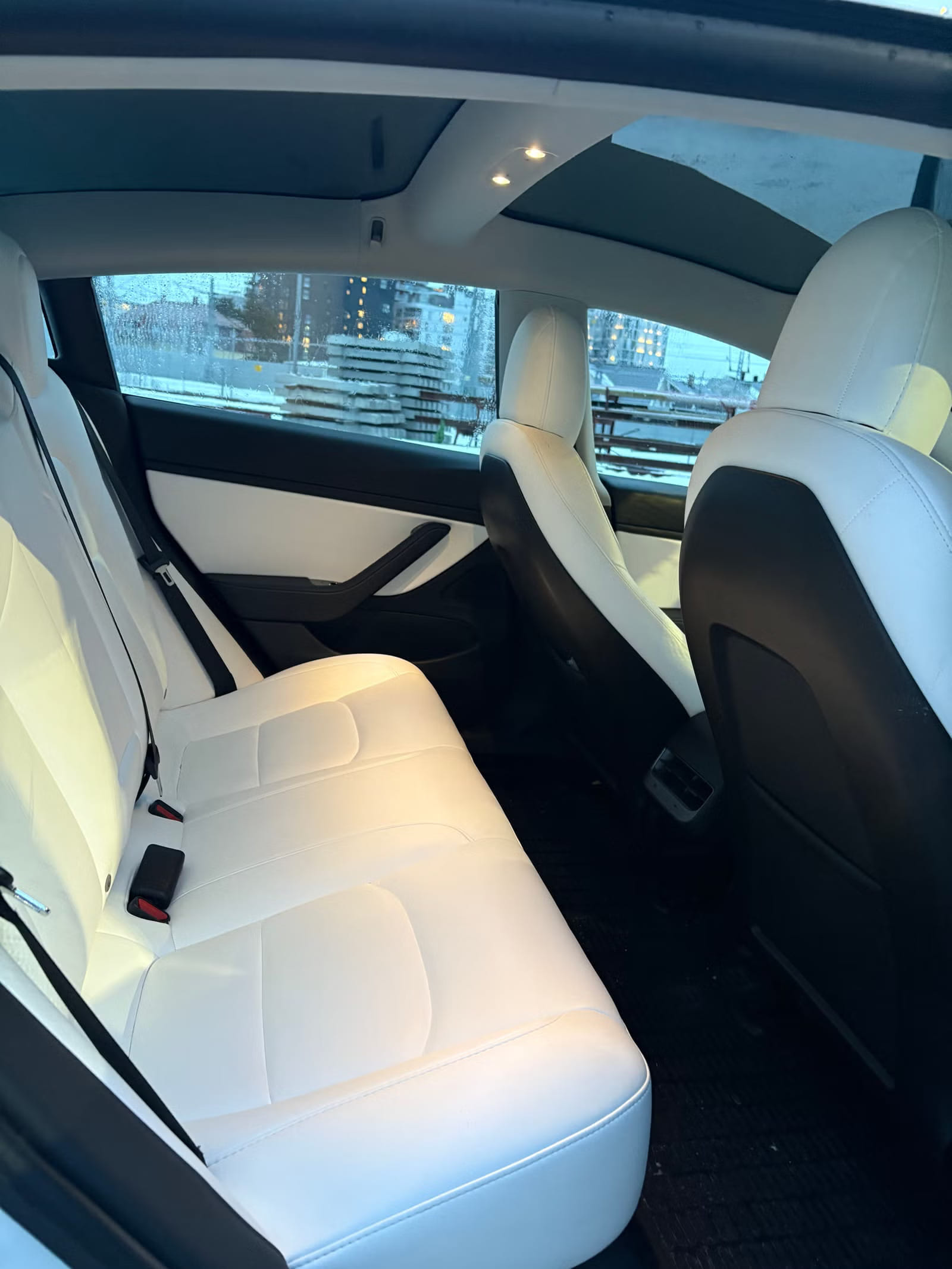 Tesla Model 3 Long Range 560km WLTP med Lydinngang