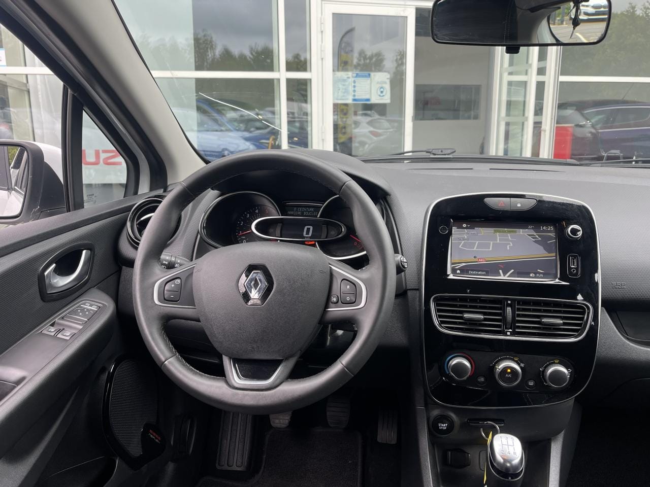 Renault Clio à 2 mn de la gare with GPS