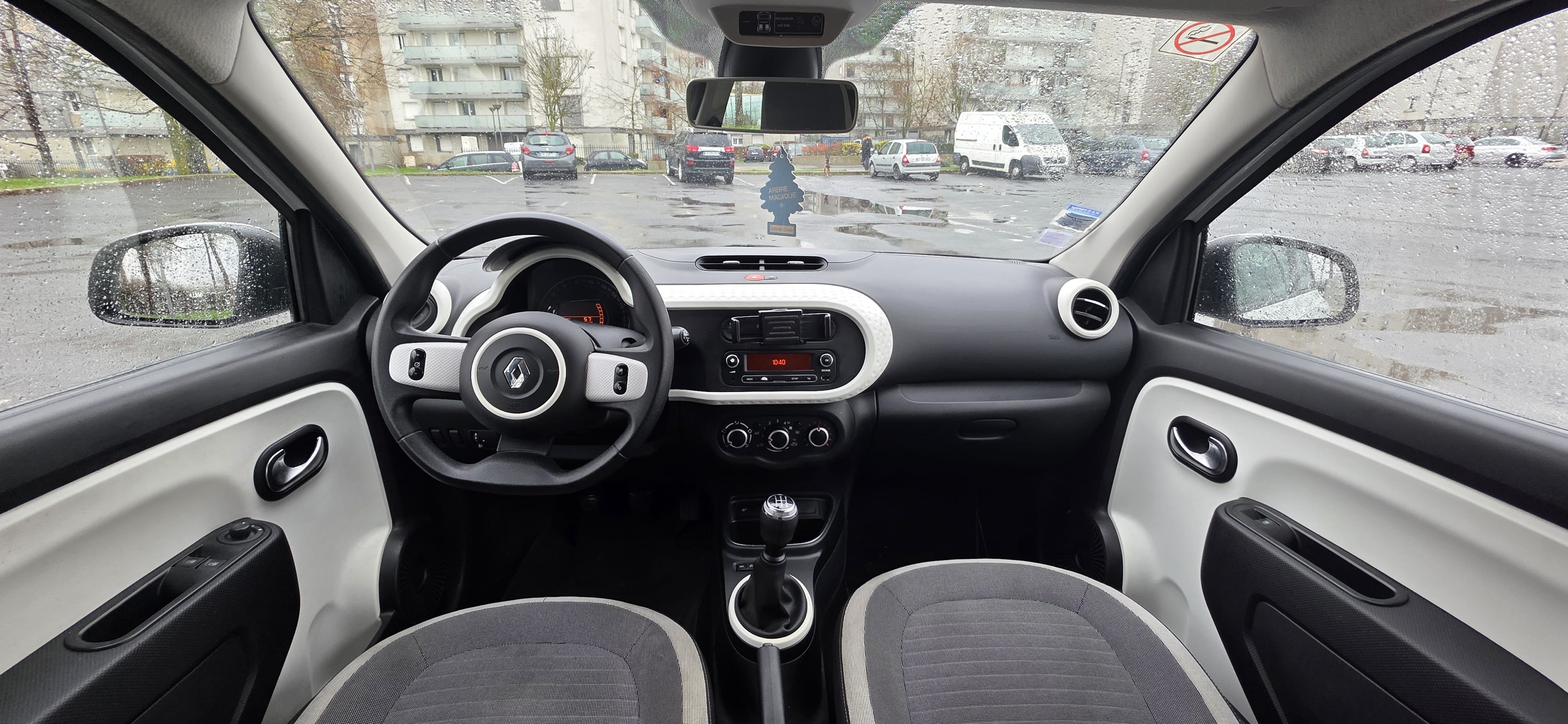 Renault Twingo III 1.0 SCE avec Port USB