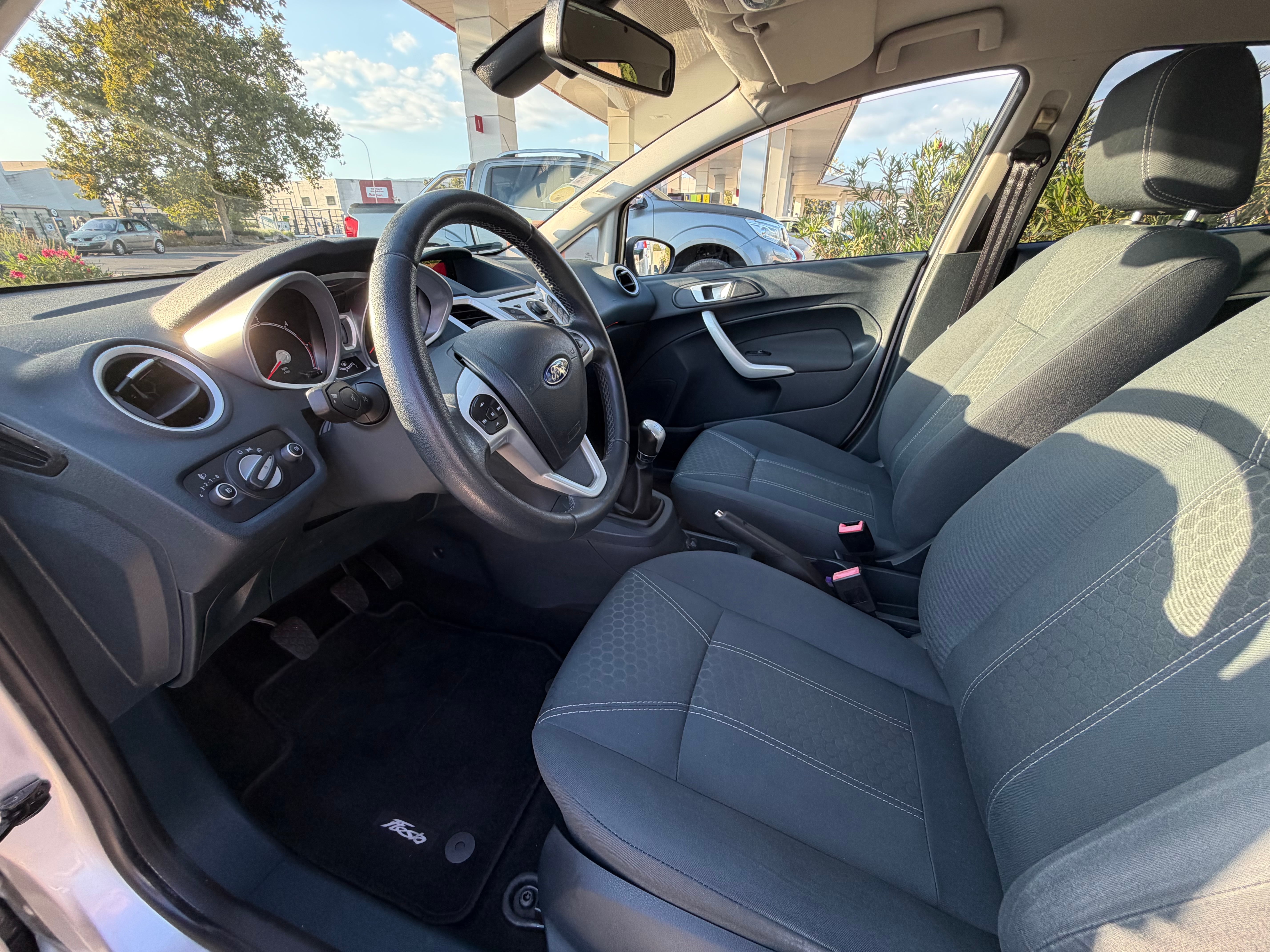 Ford Fiesta avec Régulateur de vitesse