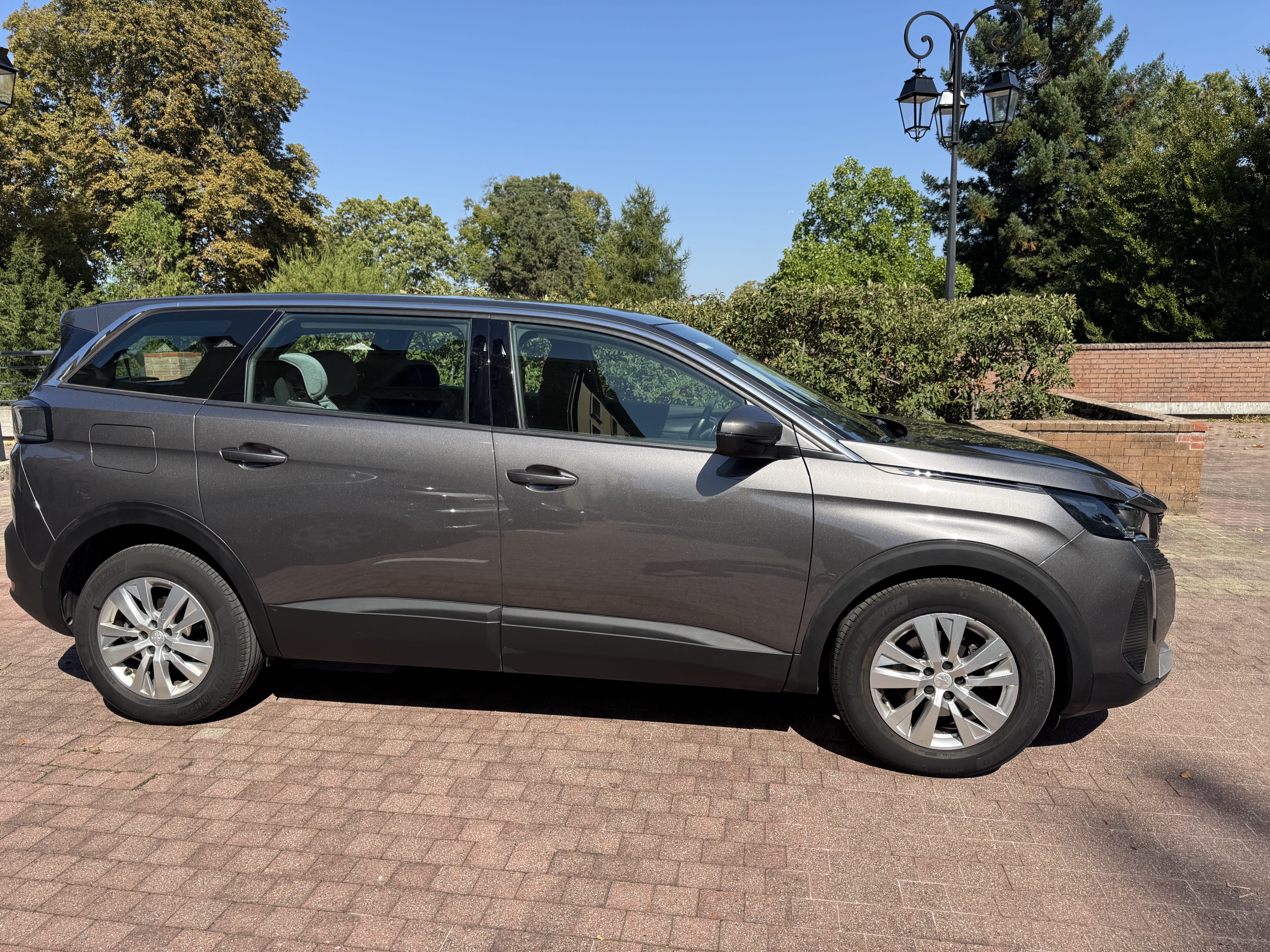 Peugeot 5008 avec Apple CarPlay