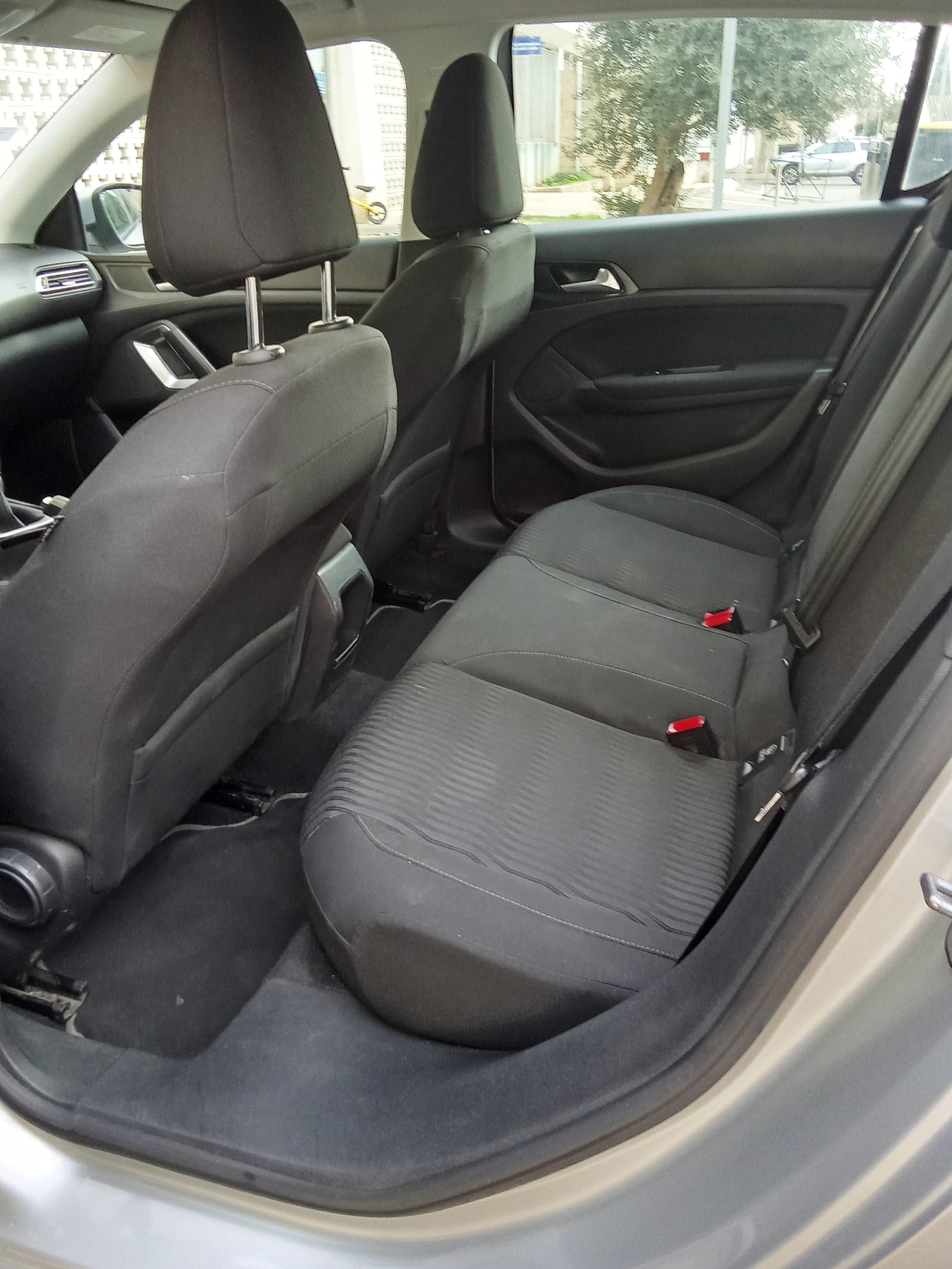 Peugeot 308 avec Siège bébé