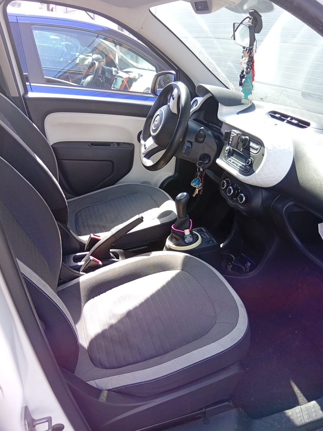 Renault Twingo with Baby seat