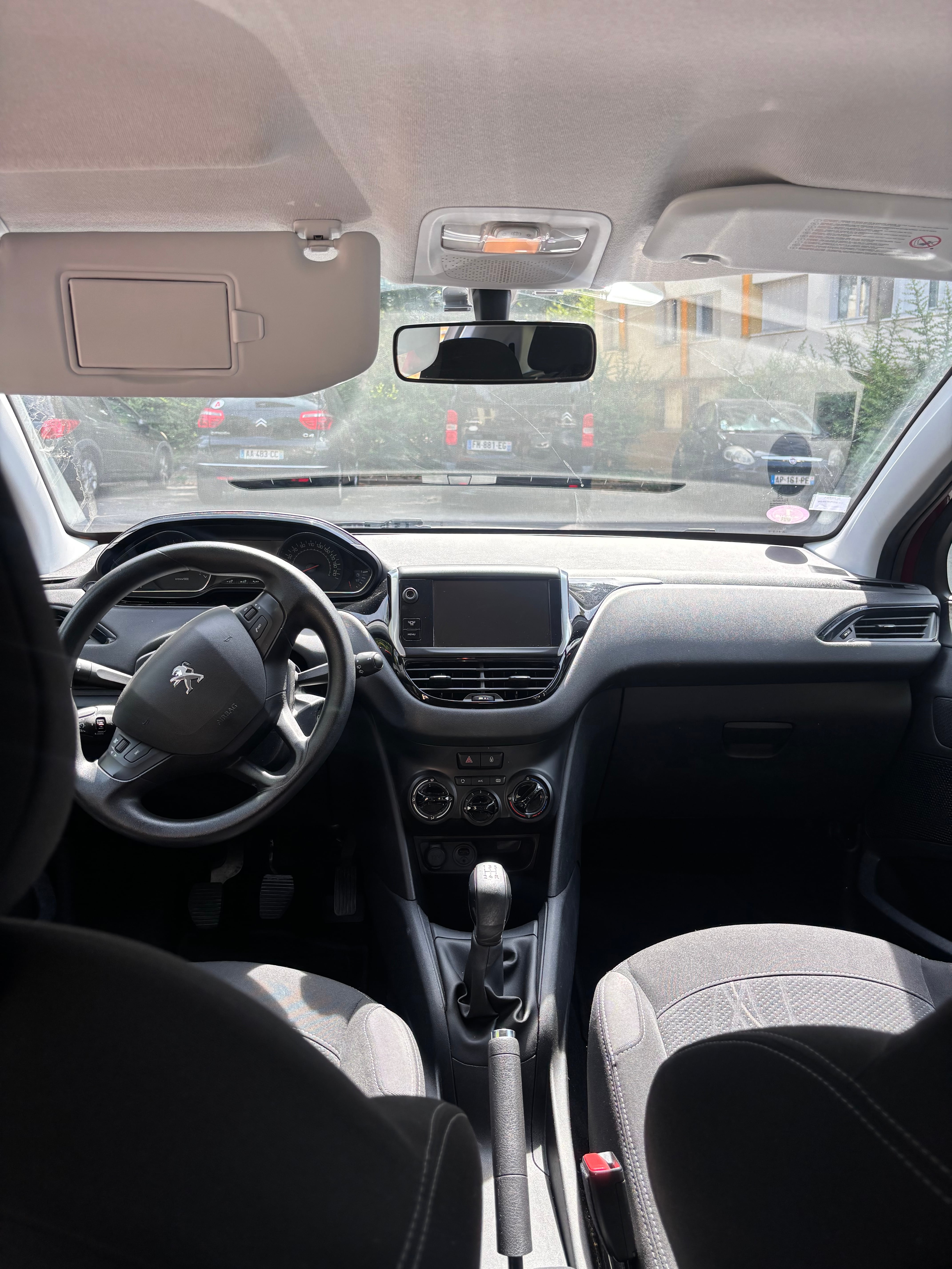Peugeot 208 avec GPS