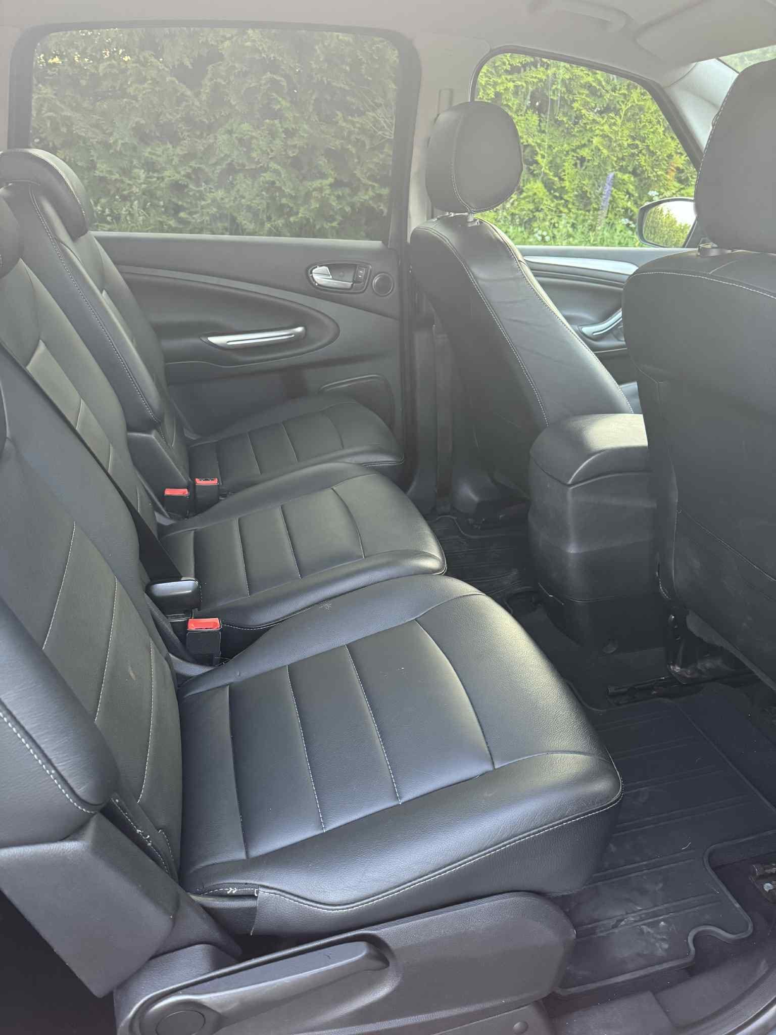 Ford S-Max med Babysete