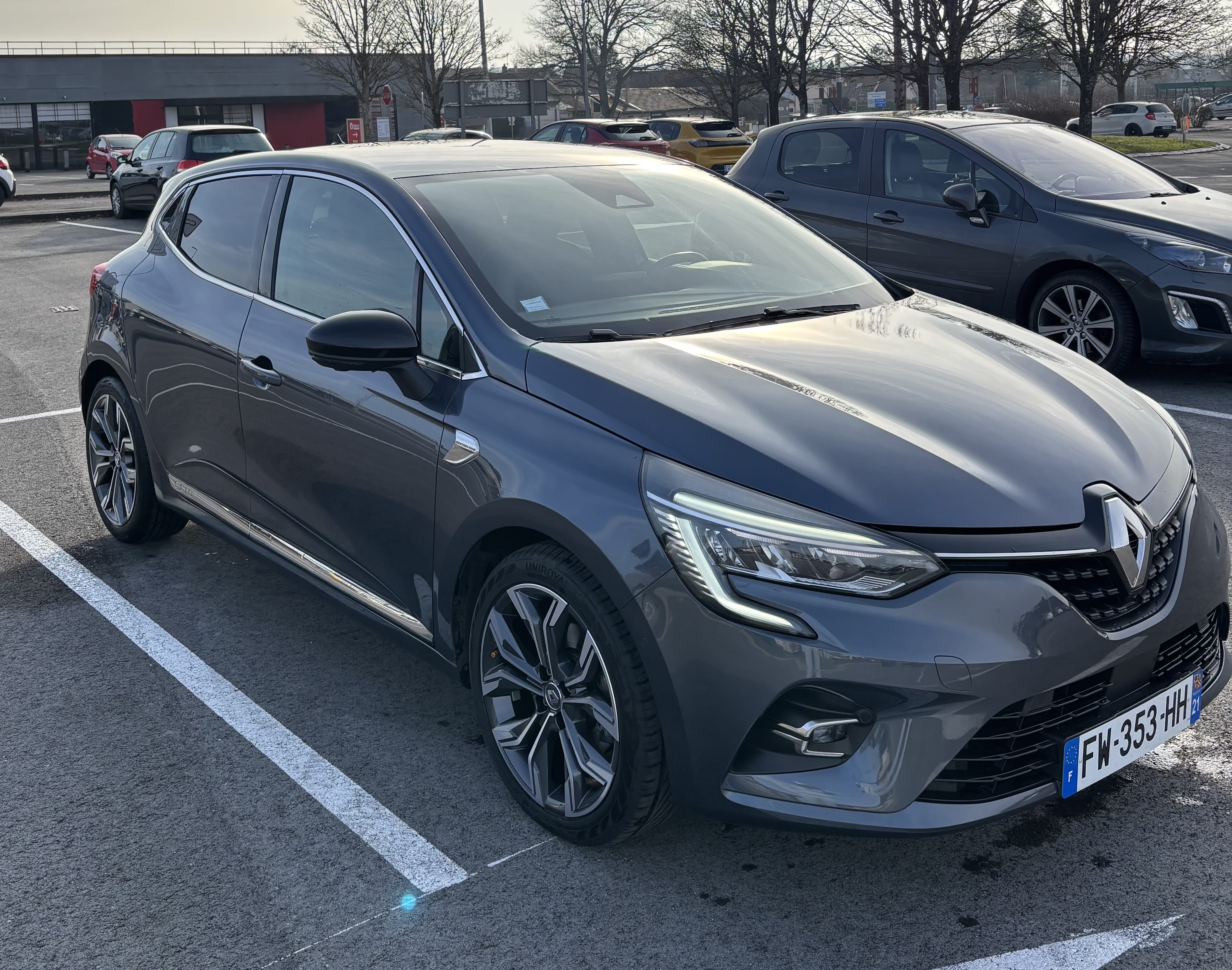 Renault Clio E-tech  Full options avec Régulateur de vitesse
