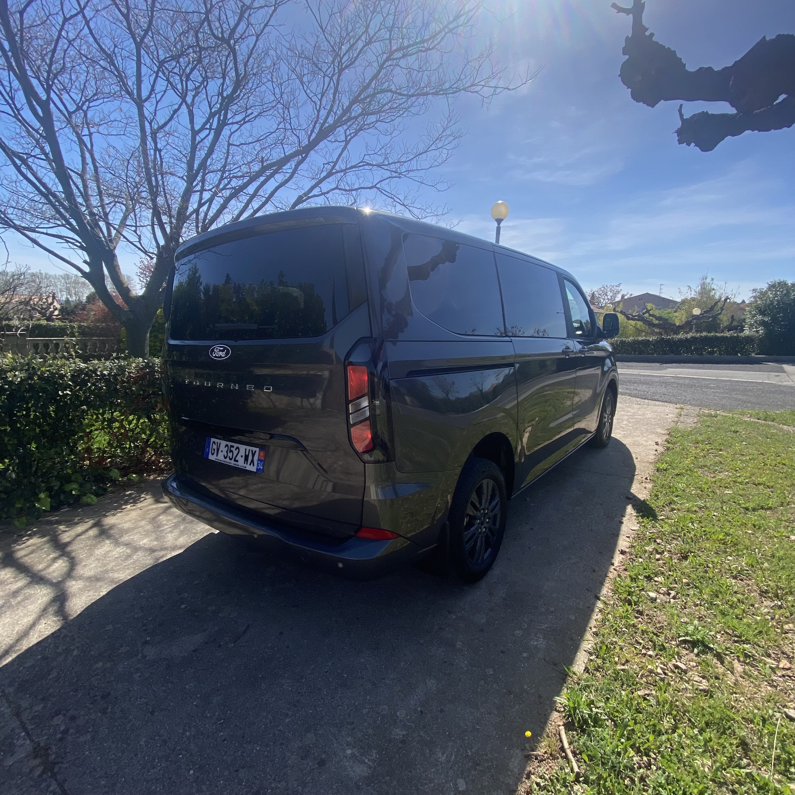 Ford Tourneo Custom avec GPS