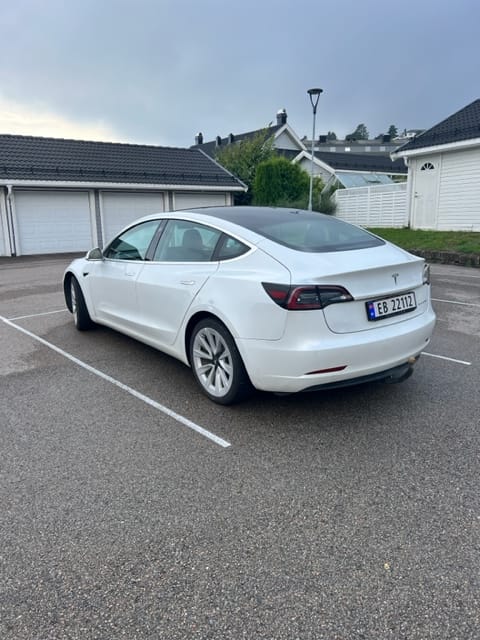 Tesla Model 3 Long Range med GPS