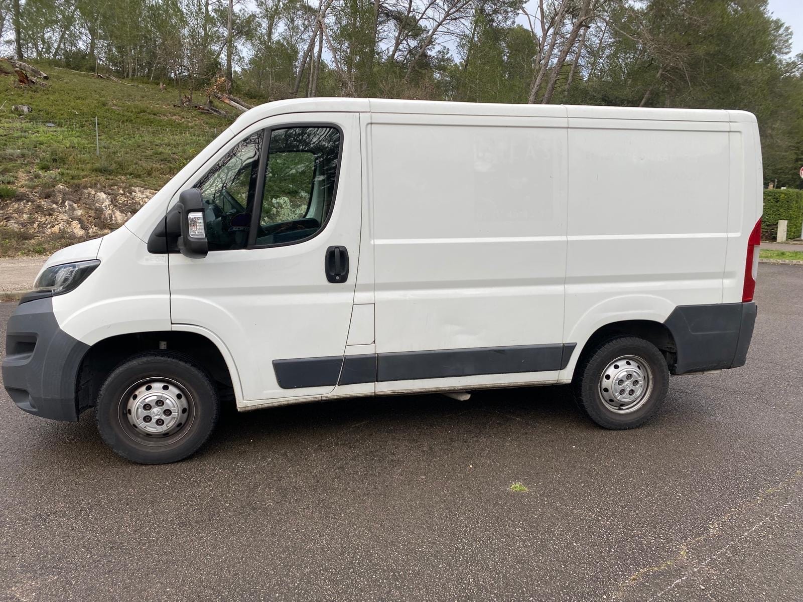 Peugeot Boxer 2,2 L HDI avec Audio Bluetooth