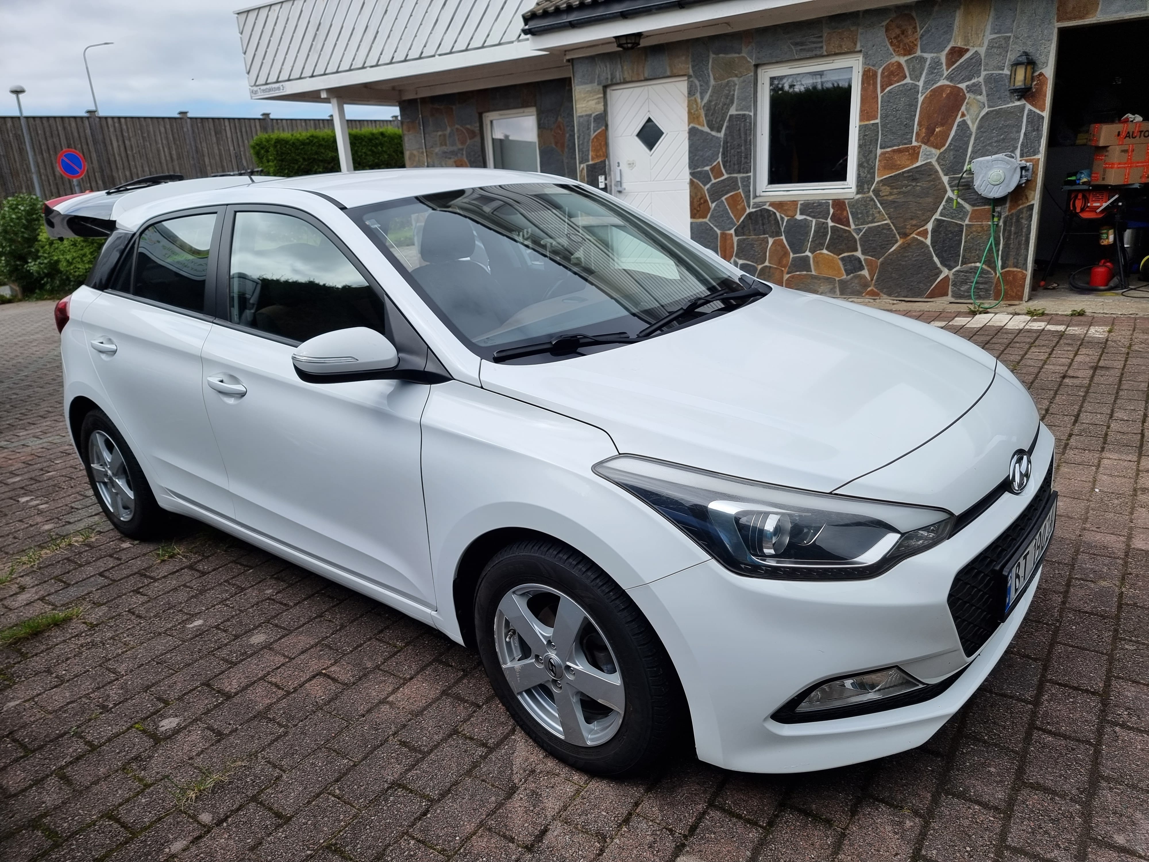 Hyundai i20 1.2 bensin med USB ladeuttak