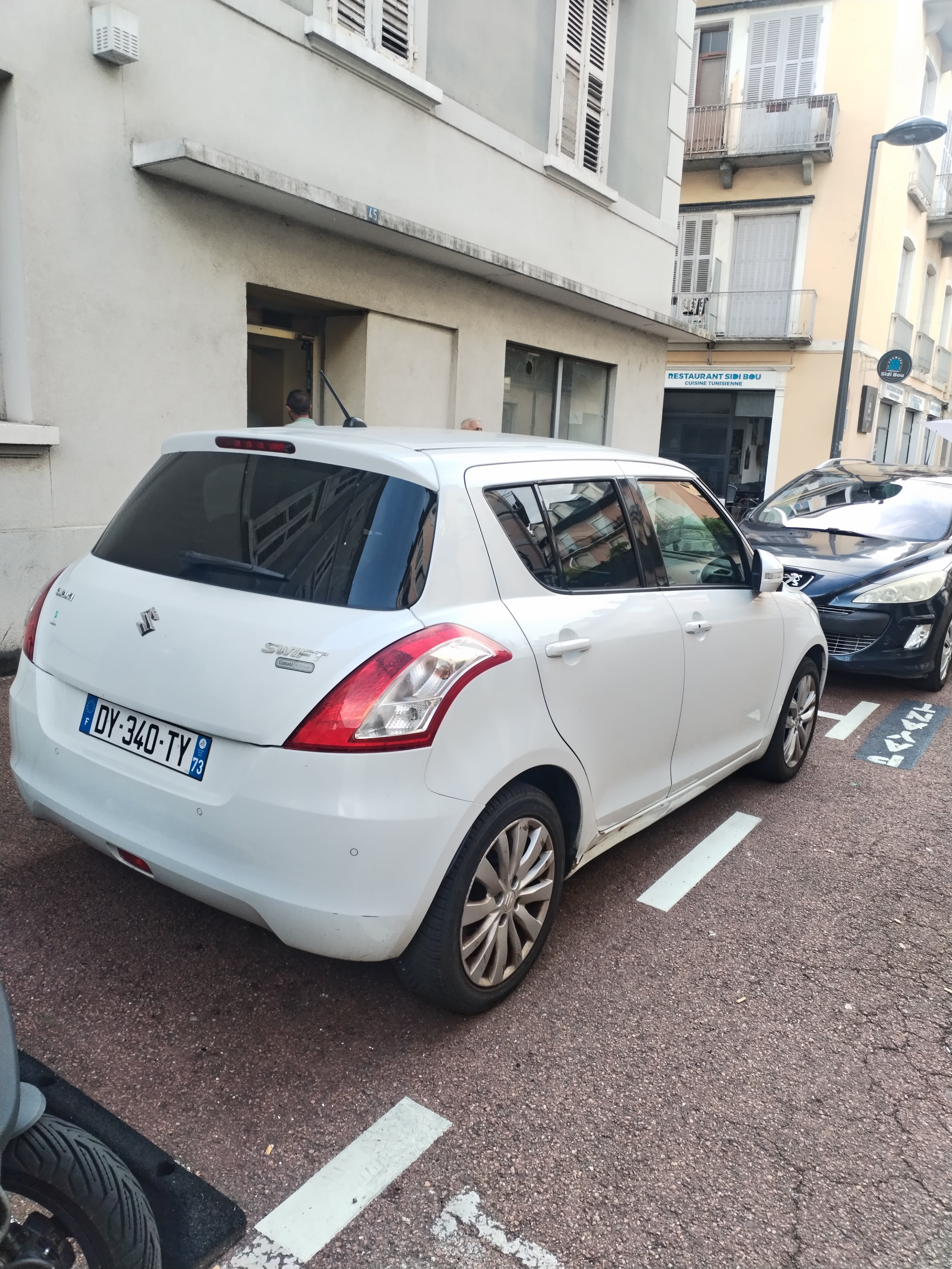Suzuki Swift avec Climatisation