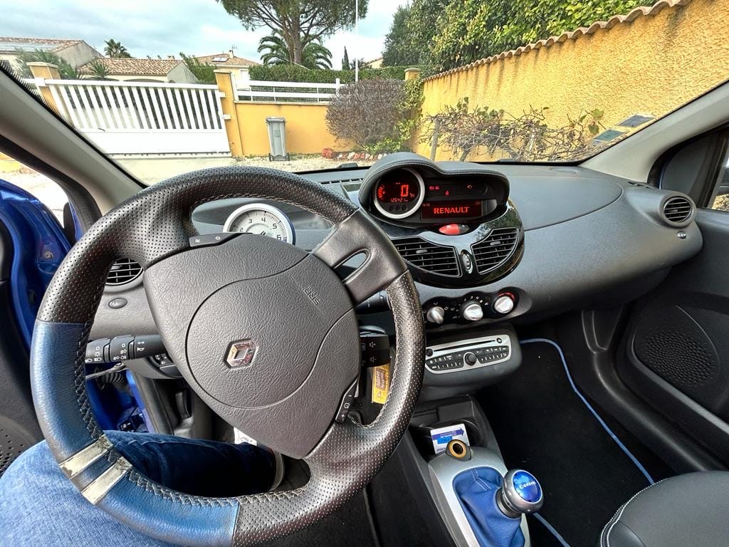 Renault Twingo II avec Audio Bluetooth
