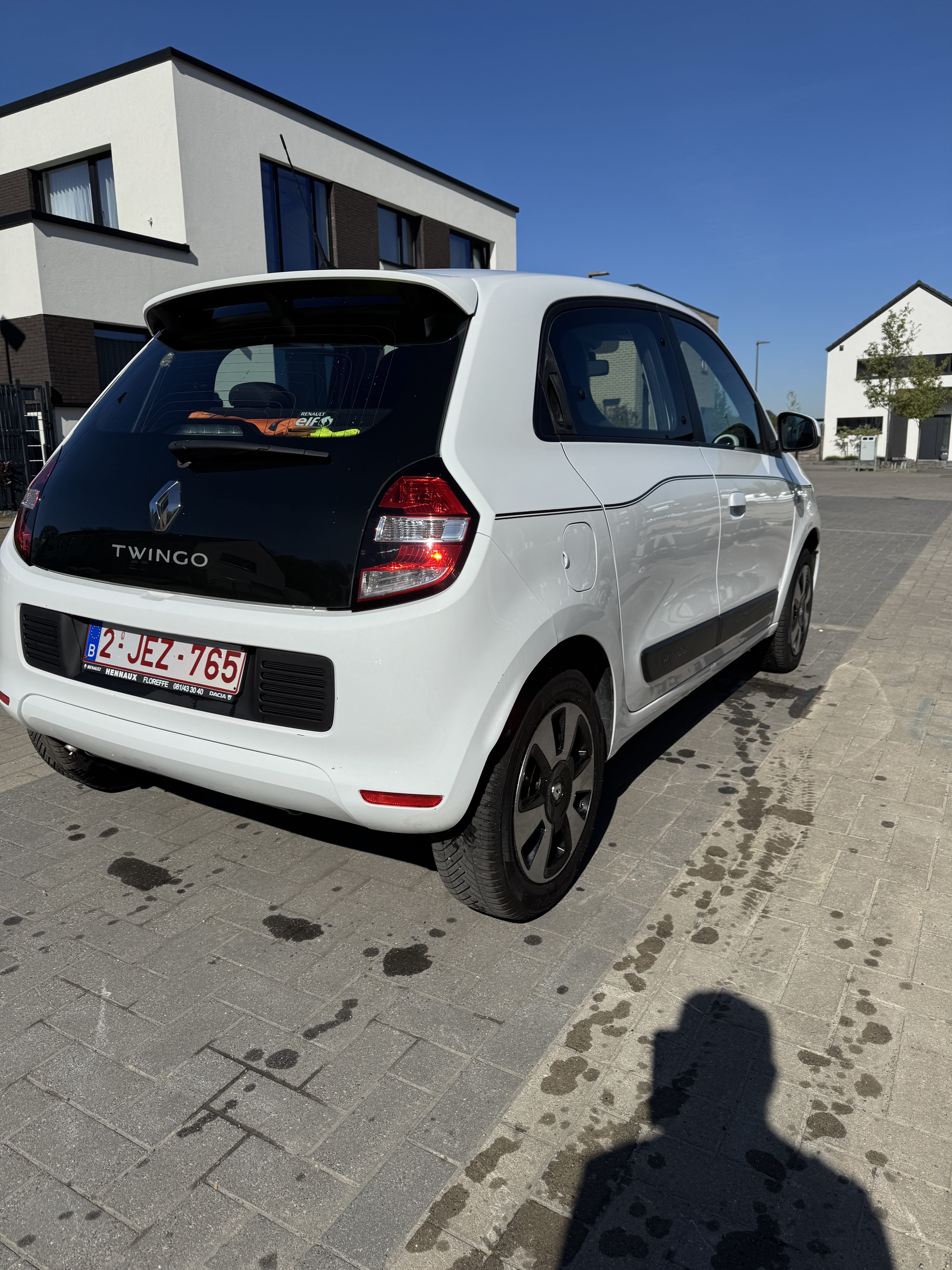 Renault Twingo III 1.0 essence with Car radio