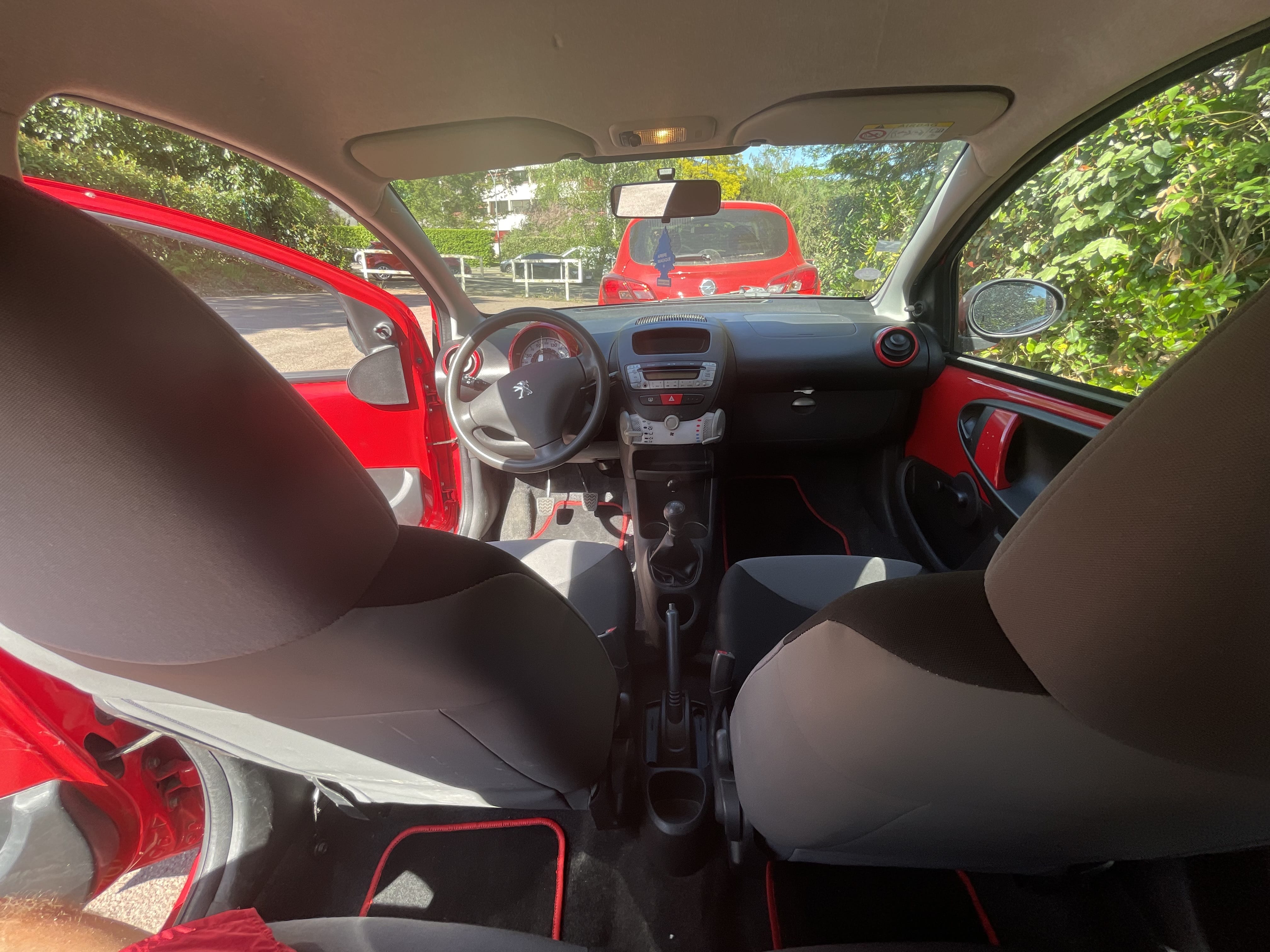 Peugeot 107 avec Autoradio