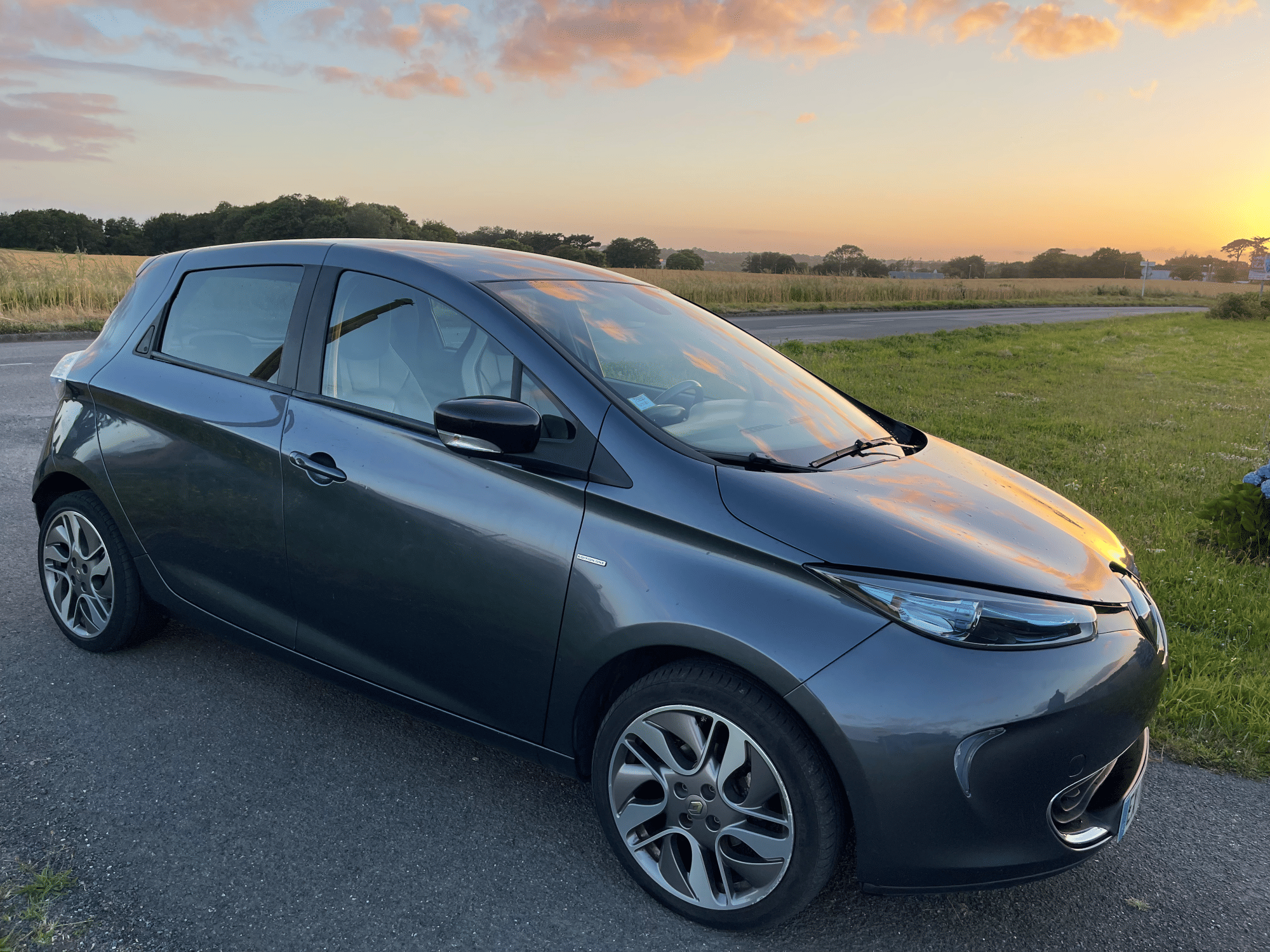 Renault ZOE [édition limitée haut de gamme] avec Climatisation