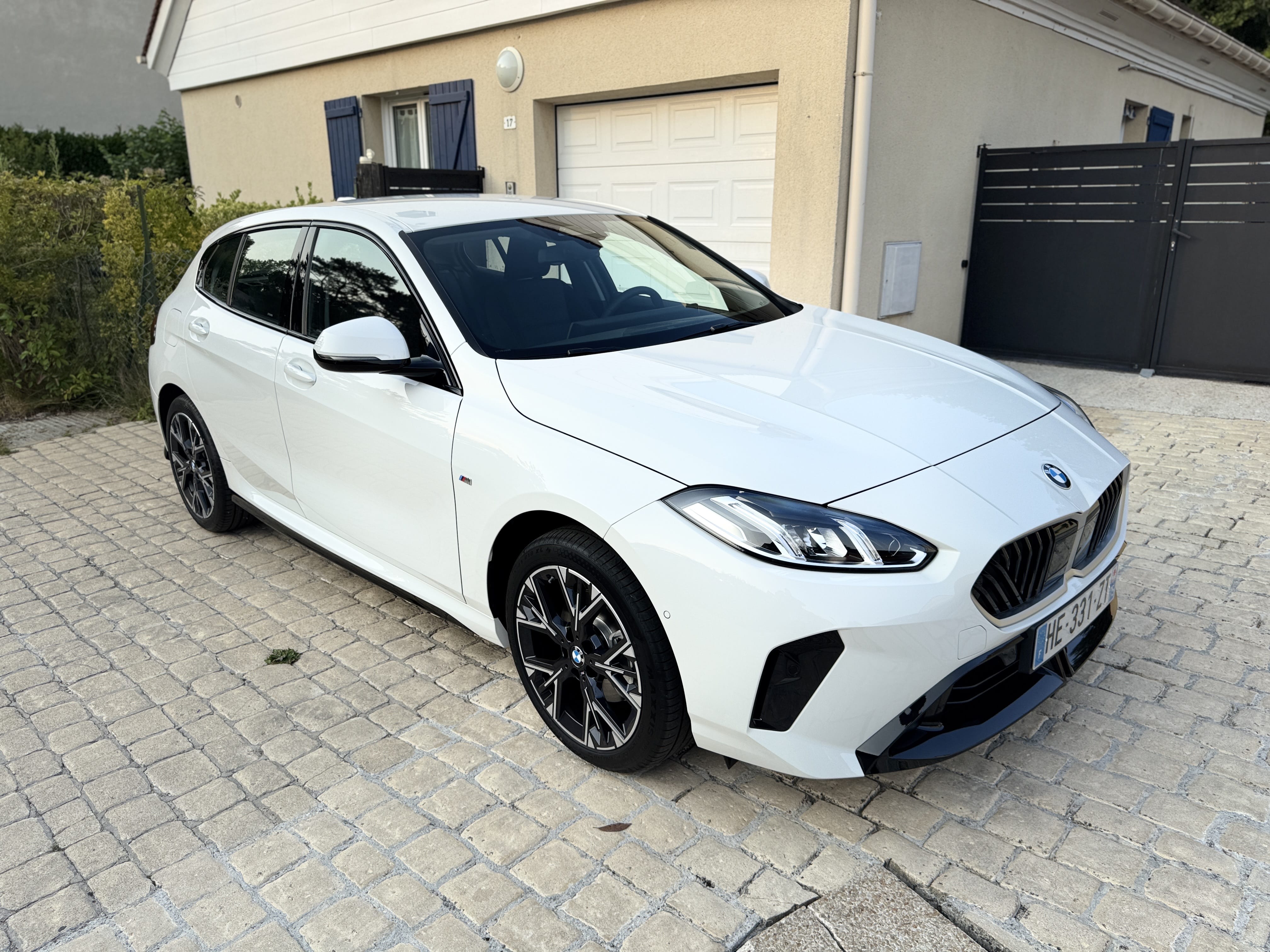 BMW Série 1 avec GPS