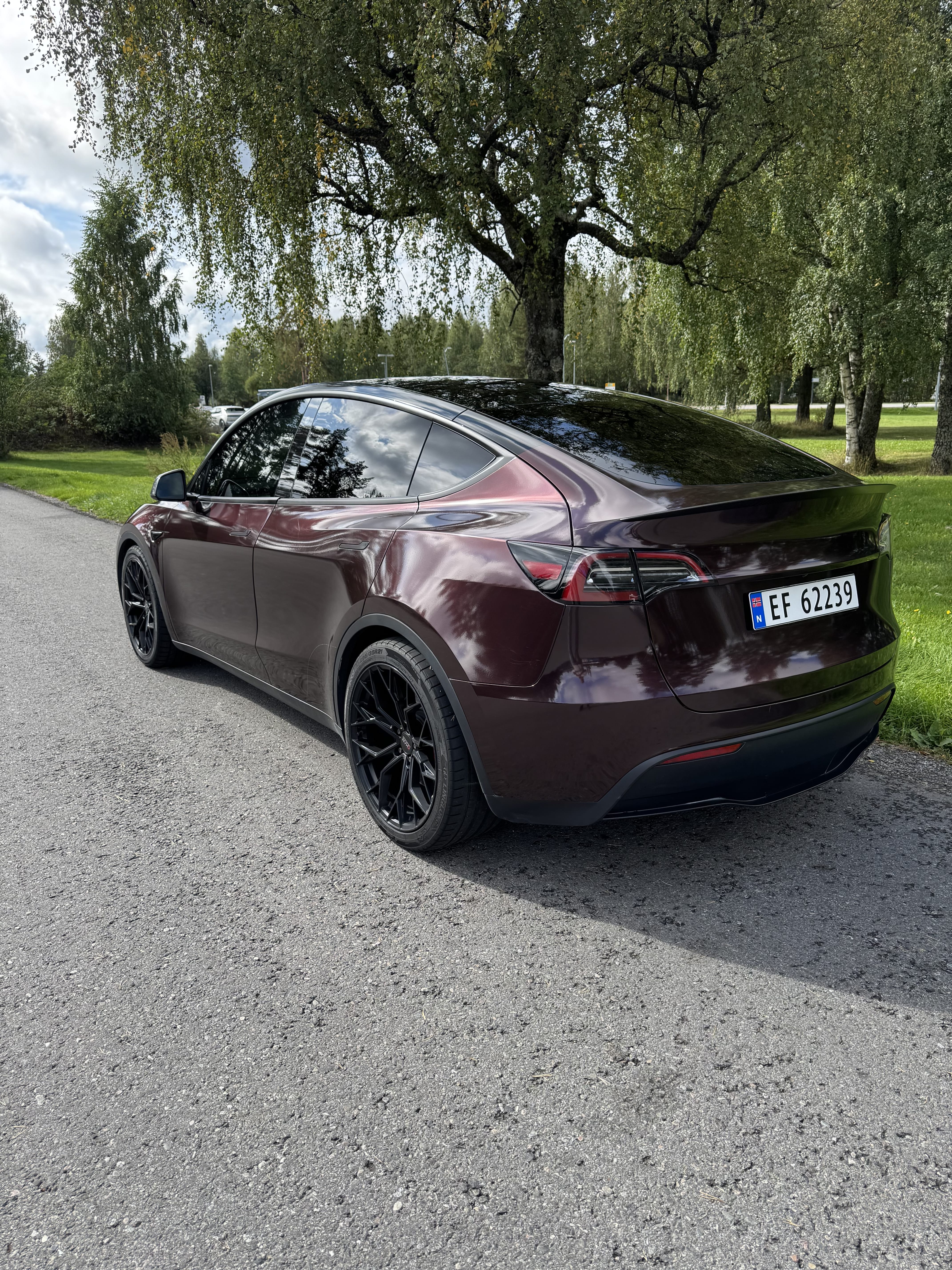 Tesla Model Y Performance med GPS