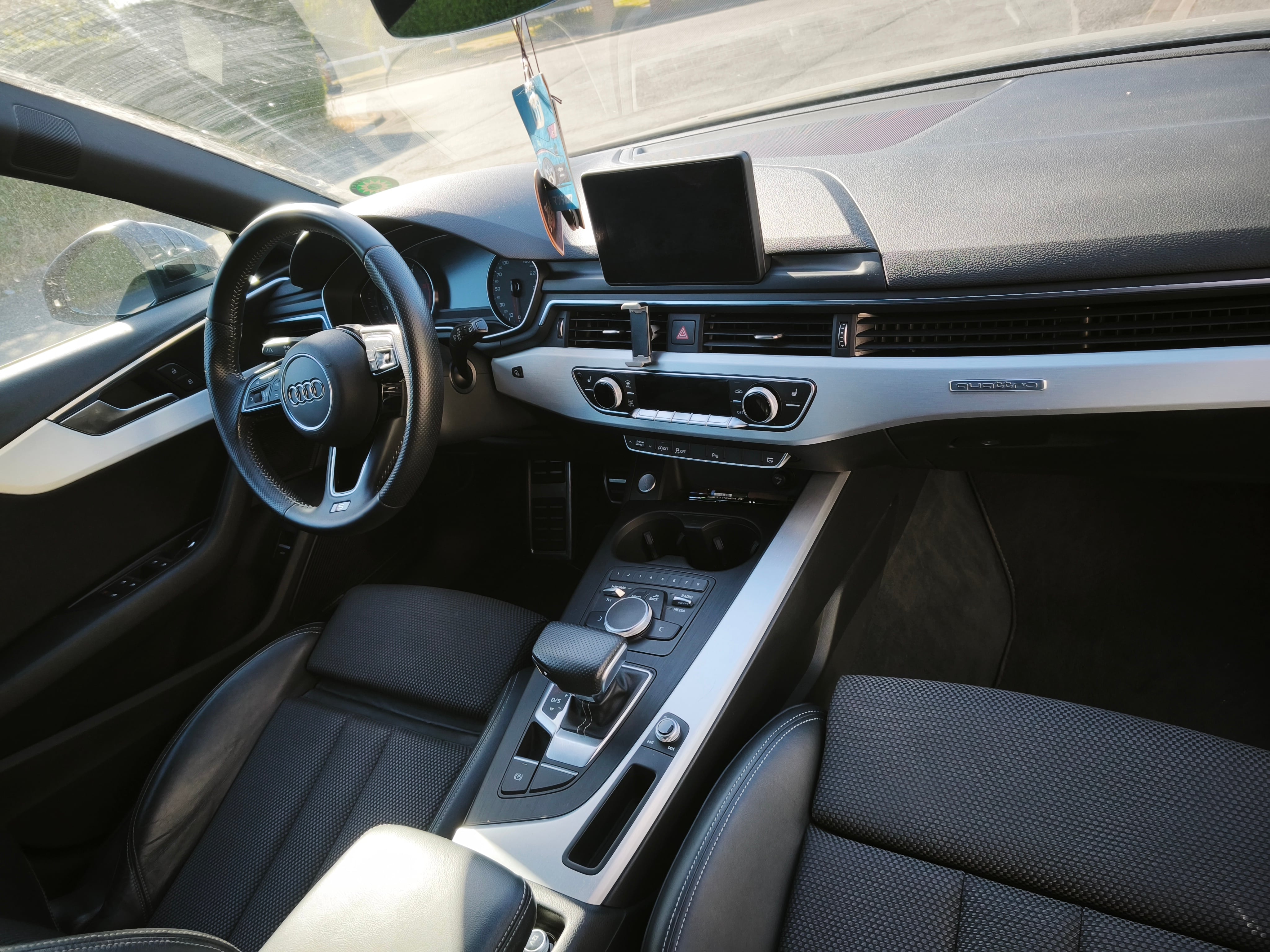 Audi A4 2.0T Quattro avec Régulateur de vitesse