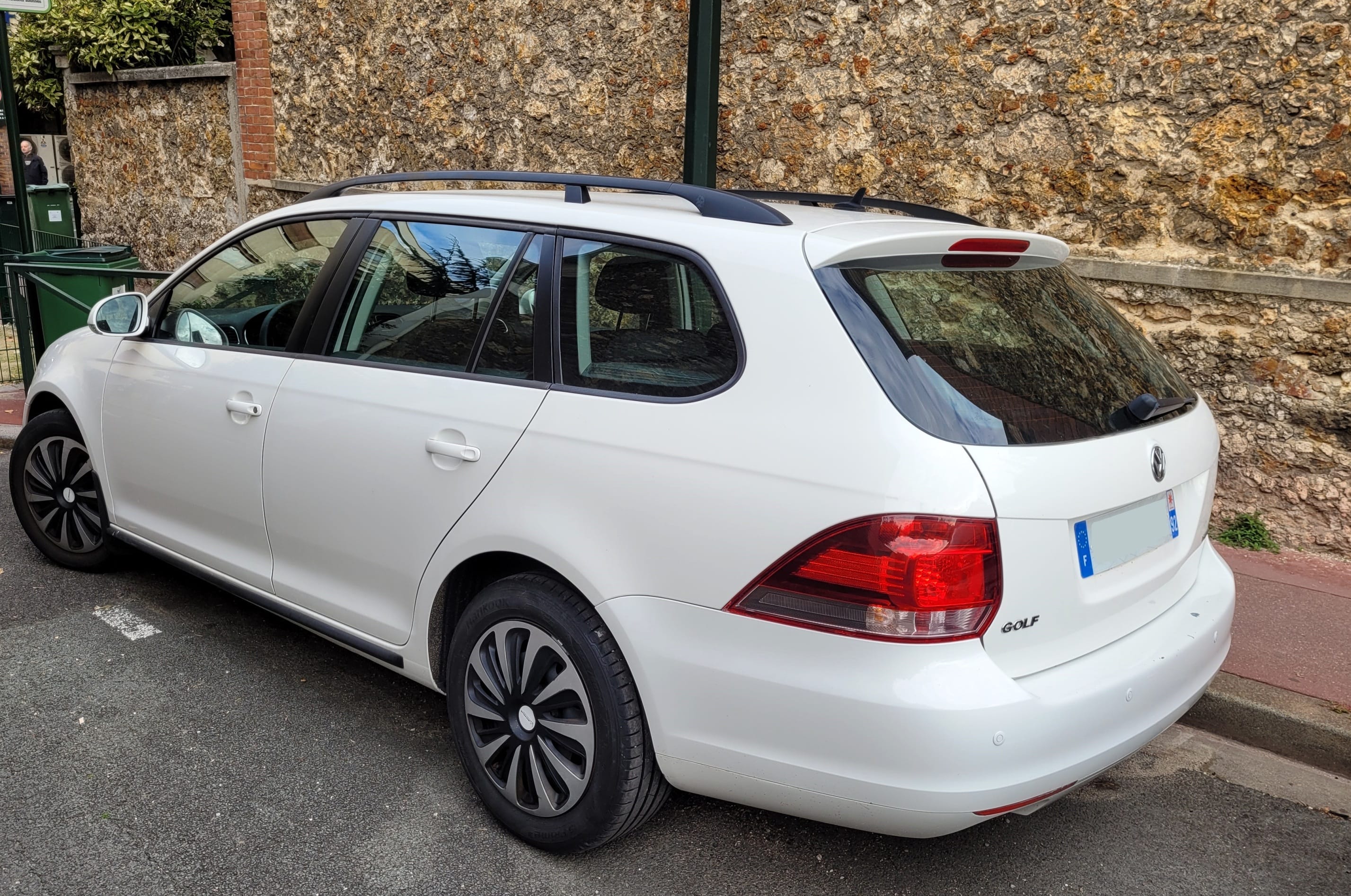 Volkswagen Golf SW break Essence / Ethanol avec GPS
