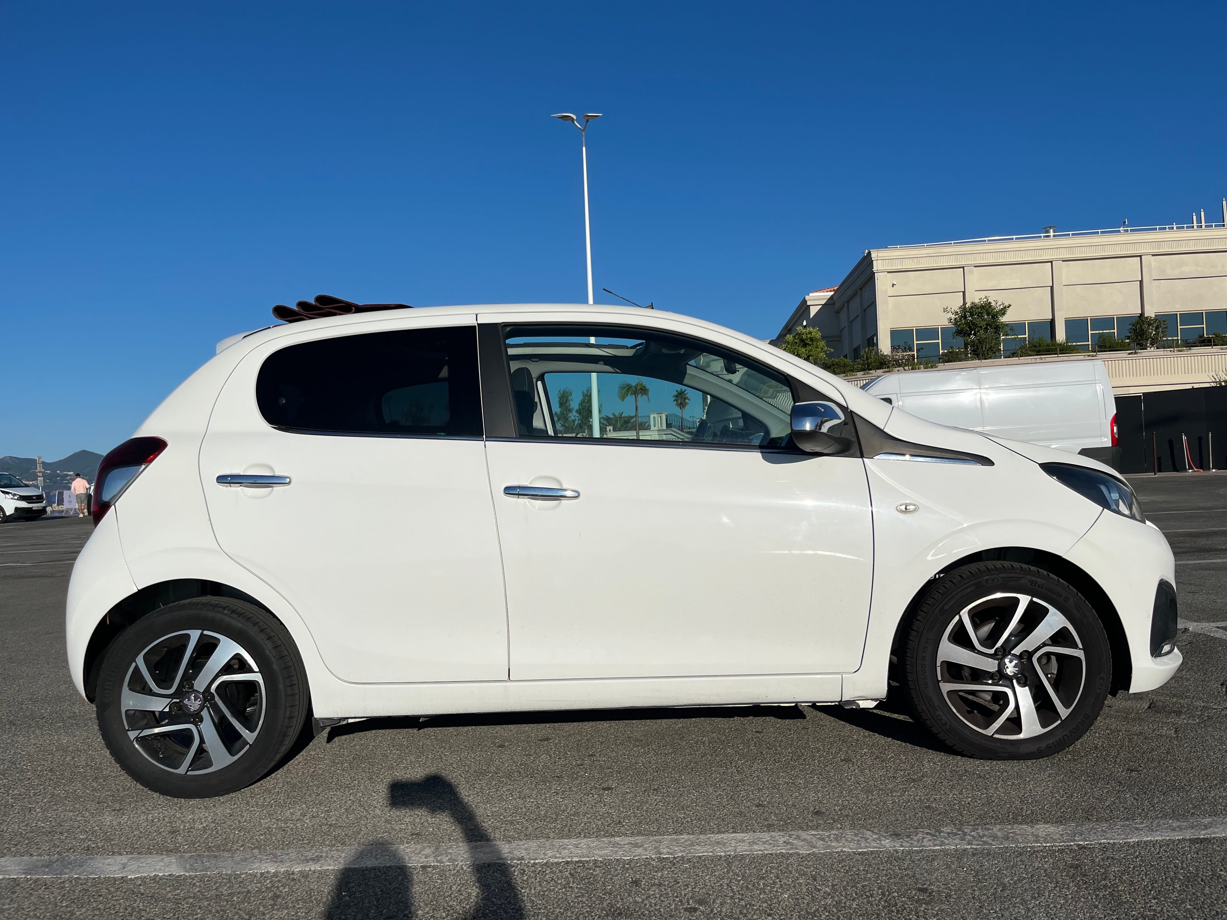 Peugeot 108 Cabriolet avec Climatisation