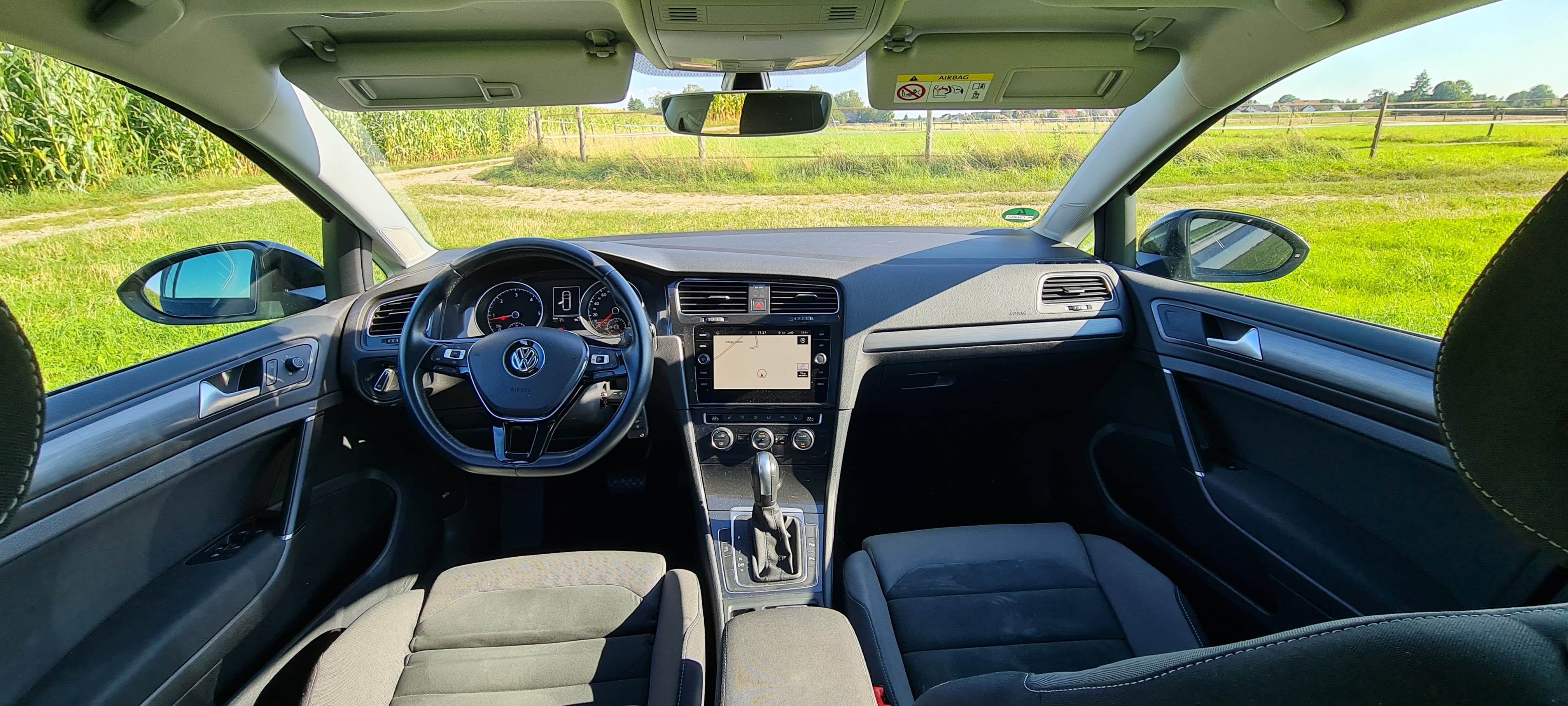 Volkswagen Golf 2.0 TDI DSG R-Line with Baby seat