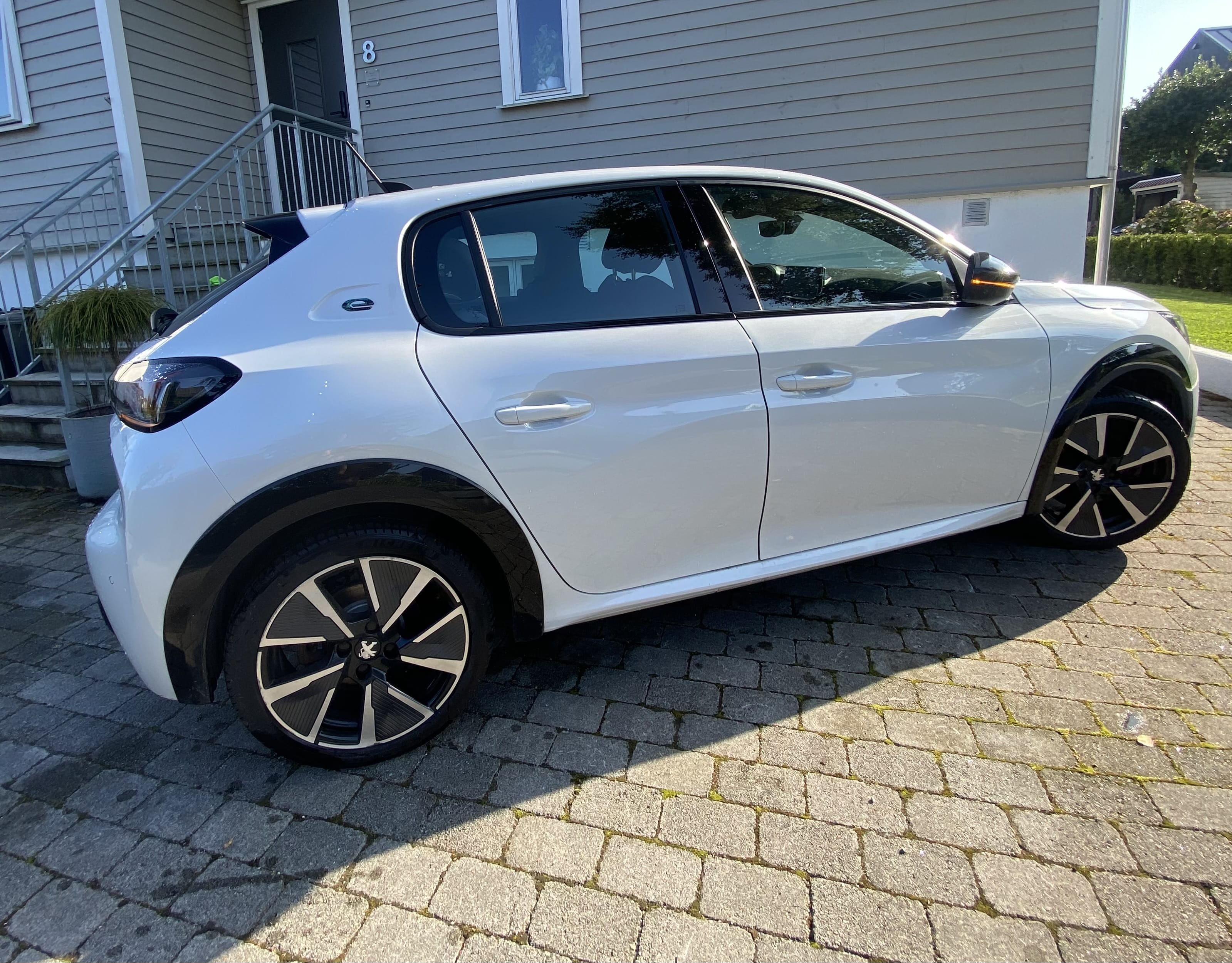 Peugeot e-208 Style with Cruise control