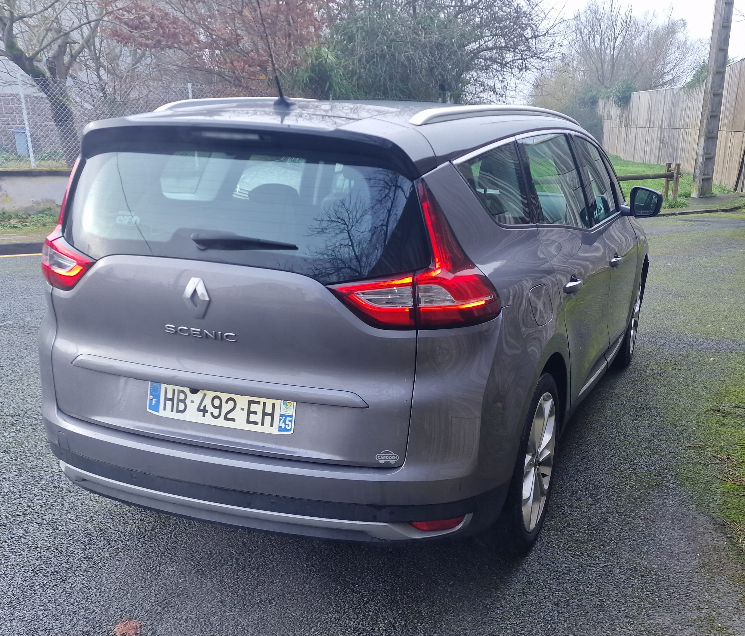 Renault Grand Scenic  IV 115CH HB492 avec Entrée audio / iPod