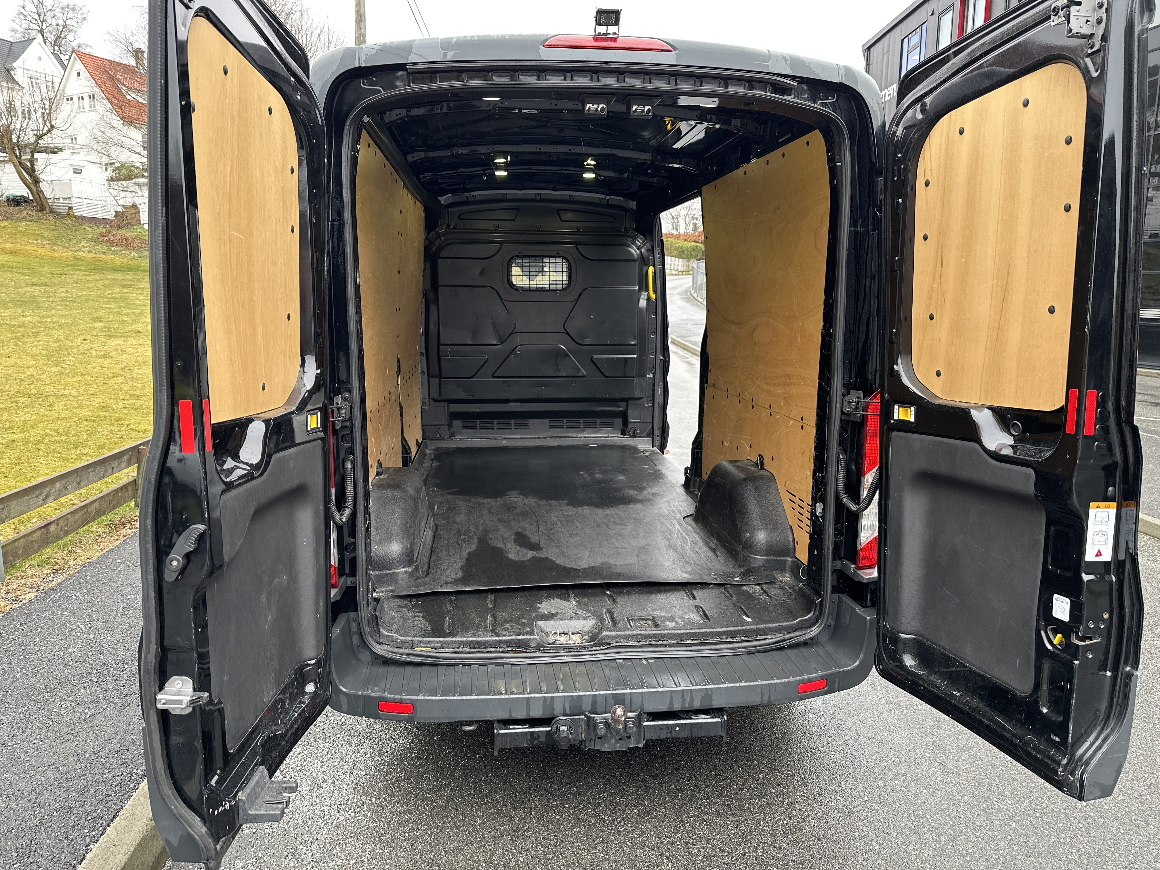 Ford Transit Varebil med Vinterdekk