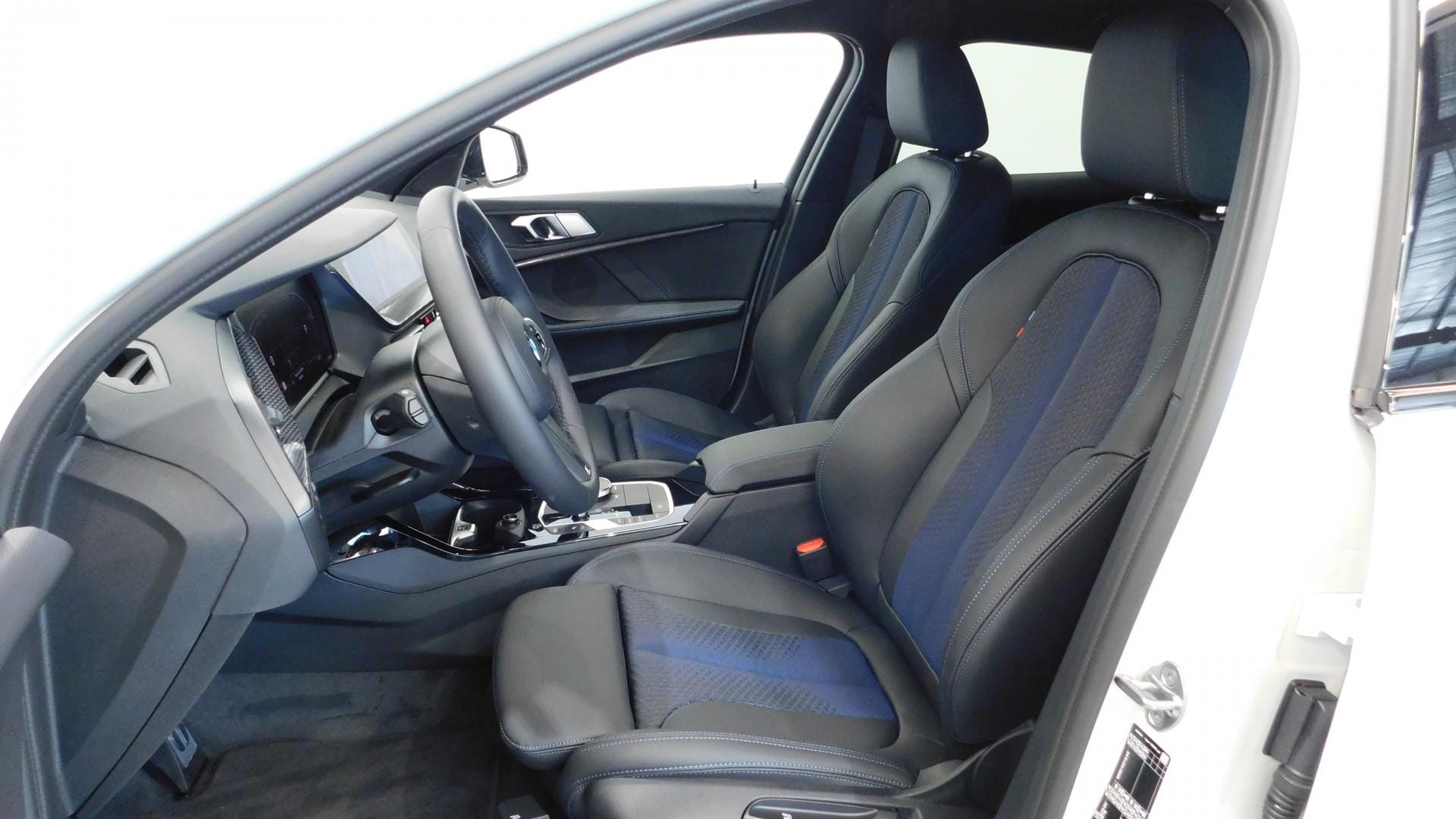 BMW Série 1 Boite Auto (GR354) (Clim, GPS, connectivité smartphone, ...) avec Apple CarPlay