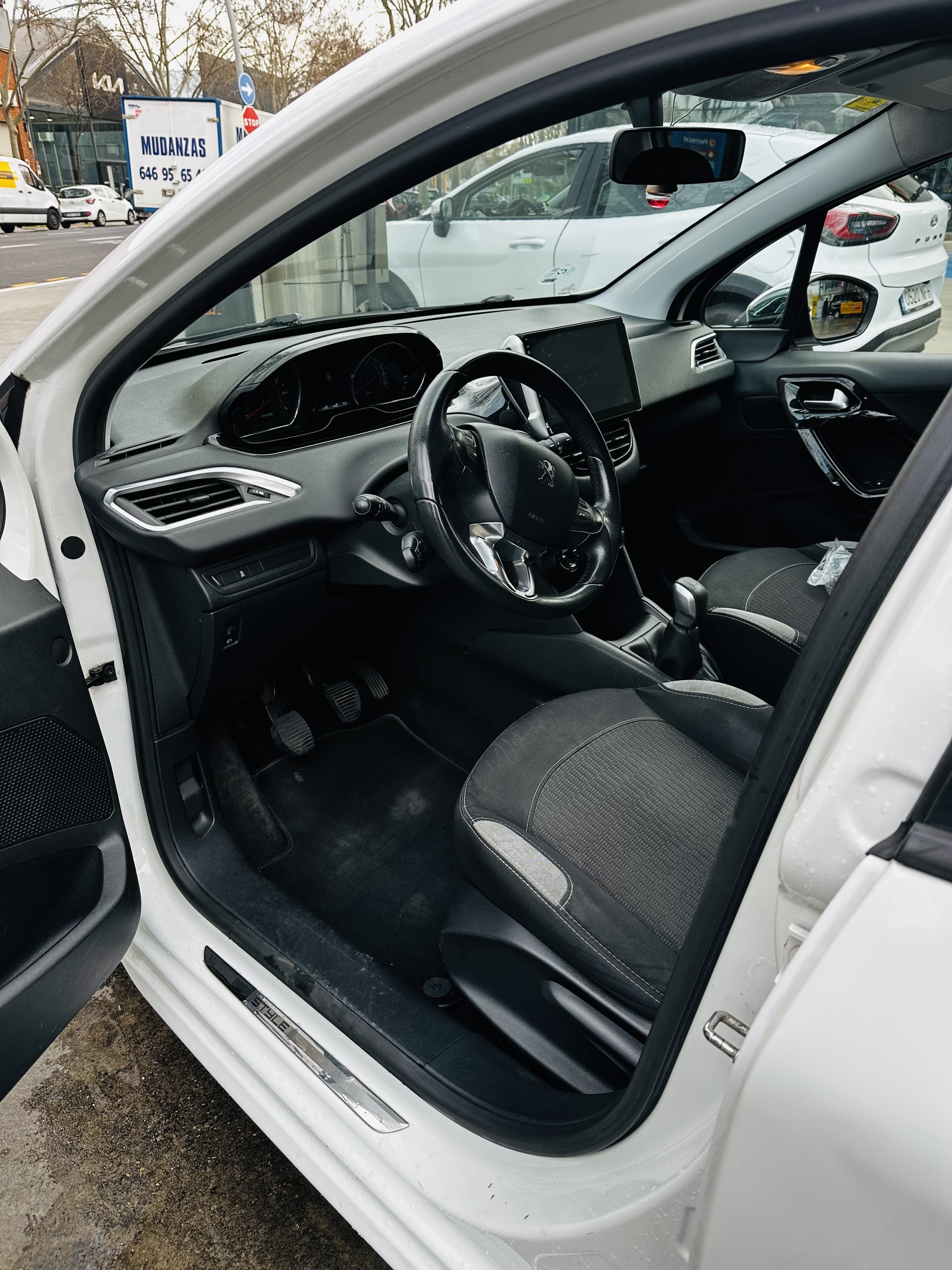 Peugeot 208 con GPS
