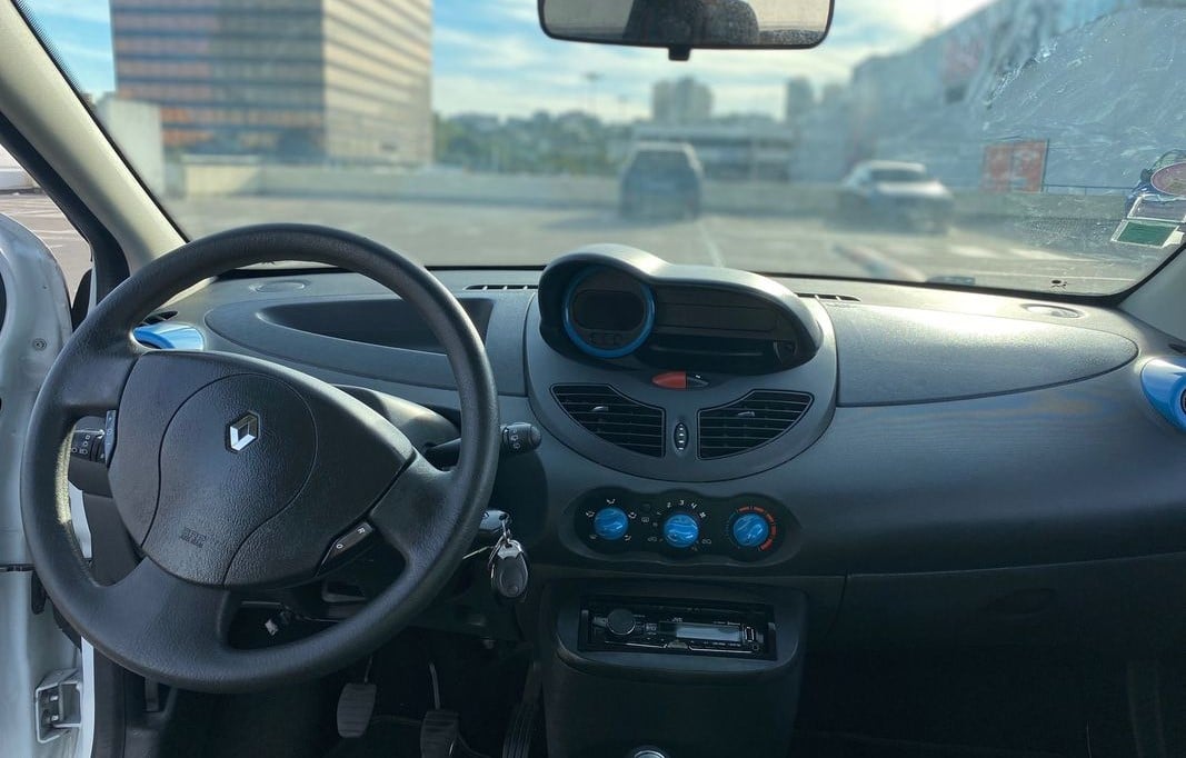 Renault Twingo II avec Entrée audio / iPod