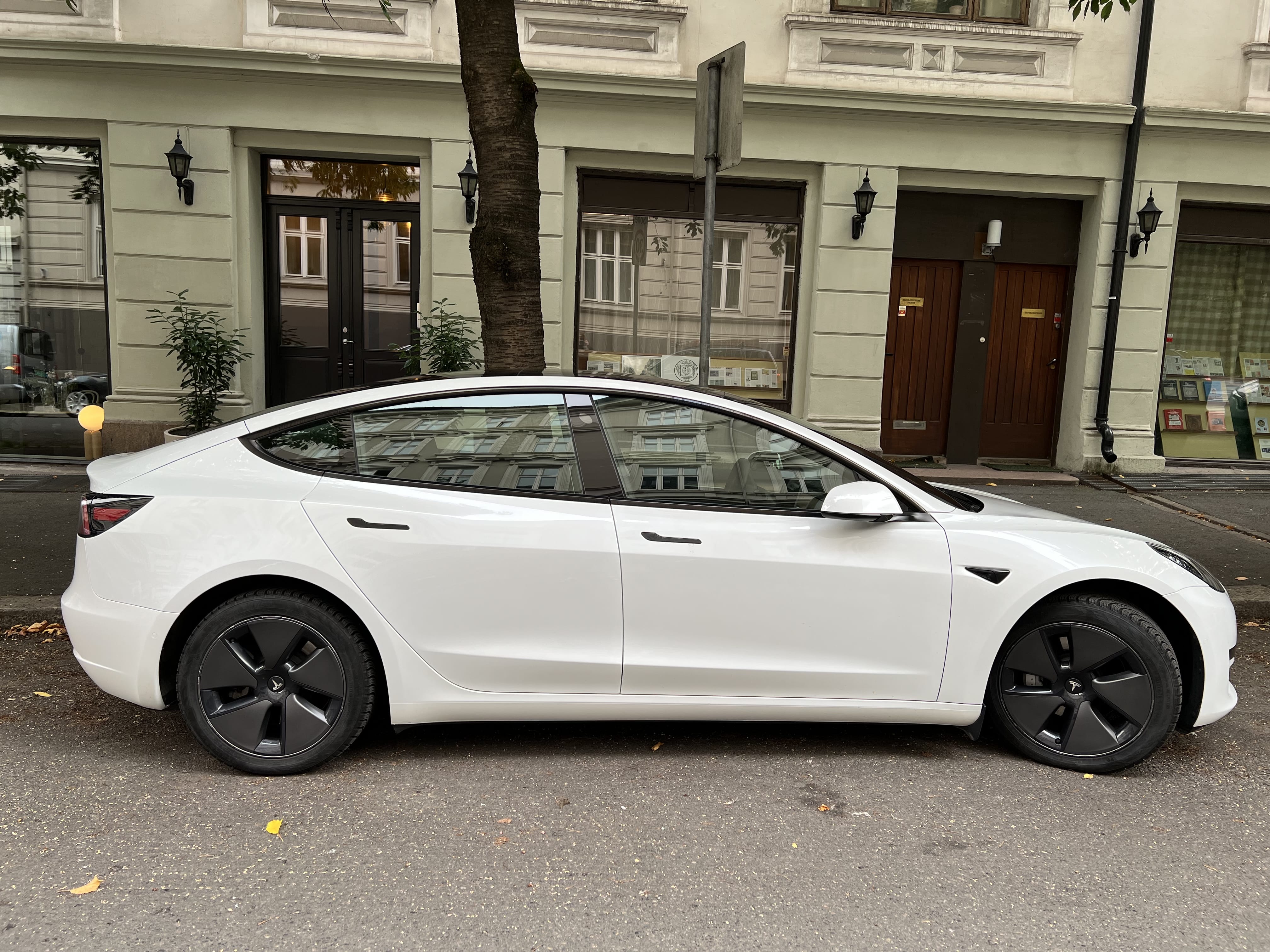 Tesla Model 3 med GPS