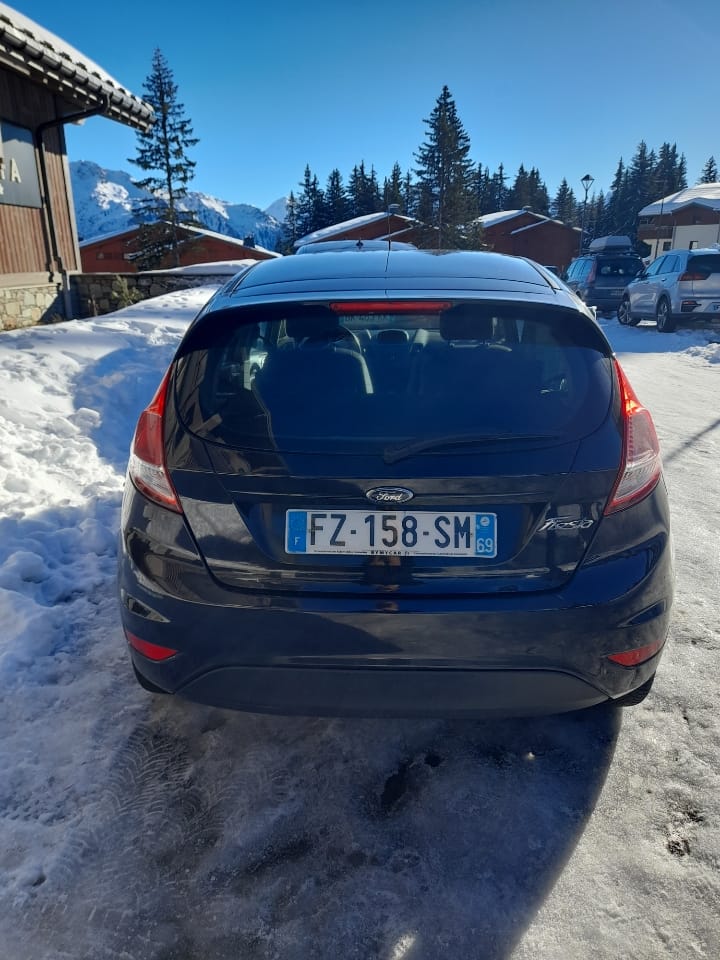Ford Fiesta 1,25 82cv carplay avec GPS