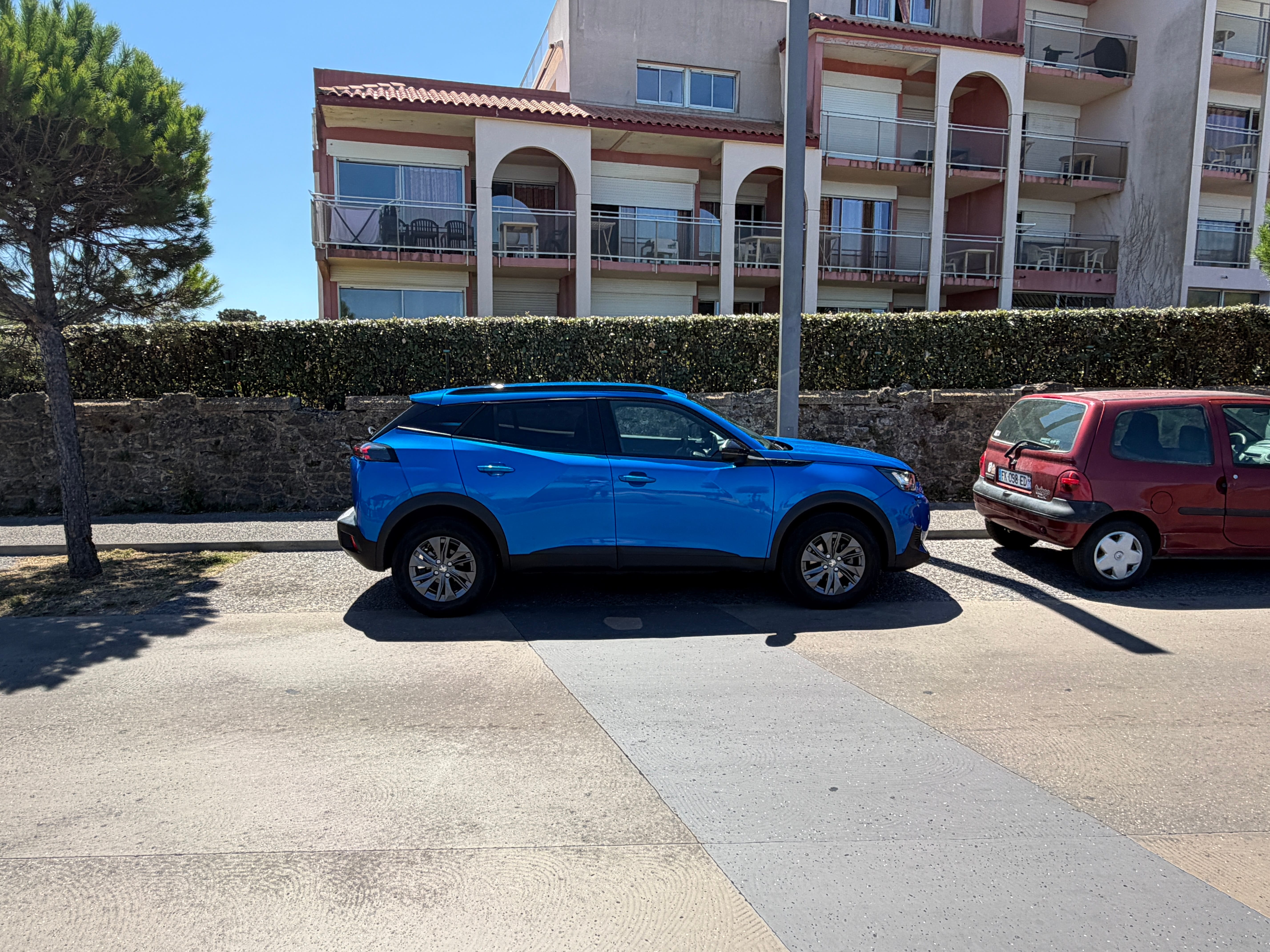 Peugeot 2008 + Parking Grande Plage with GPS