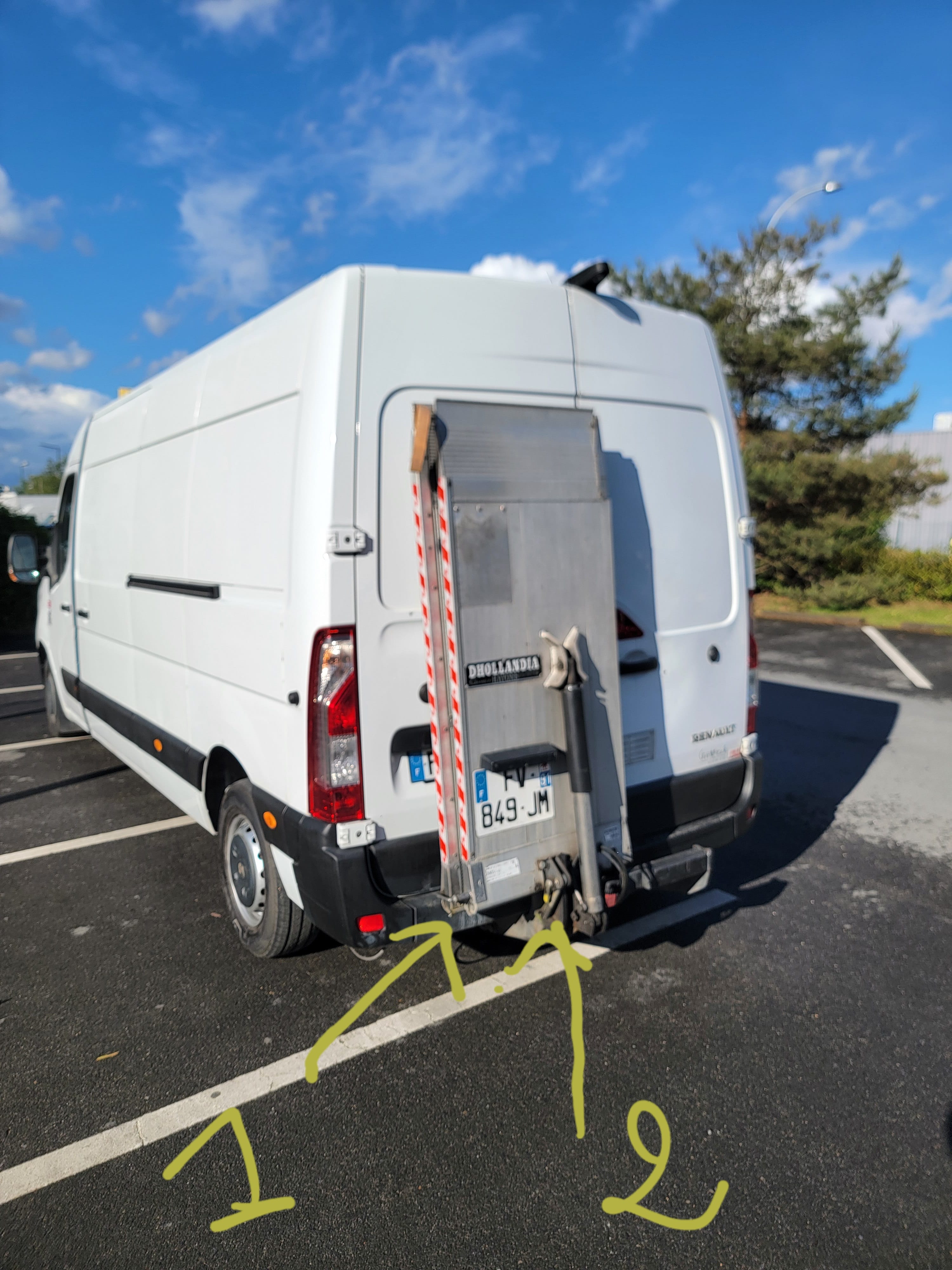 Renault Master avec hayon élévateur